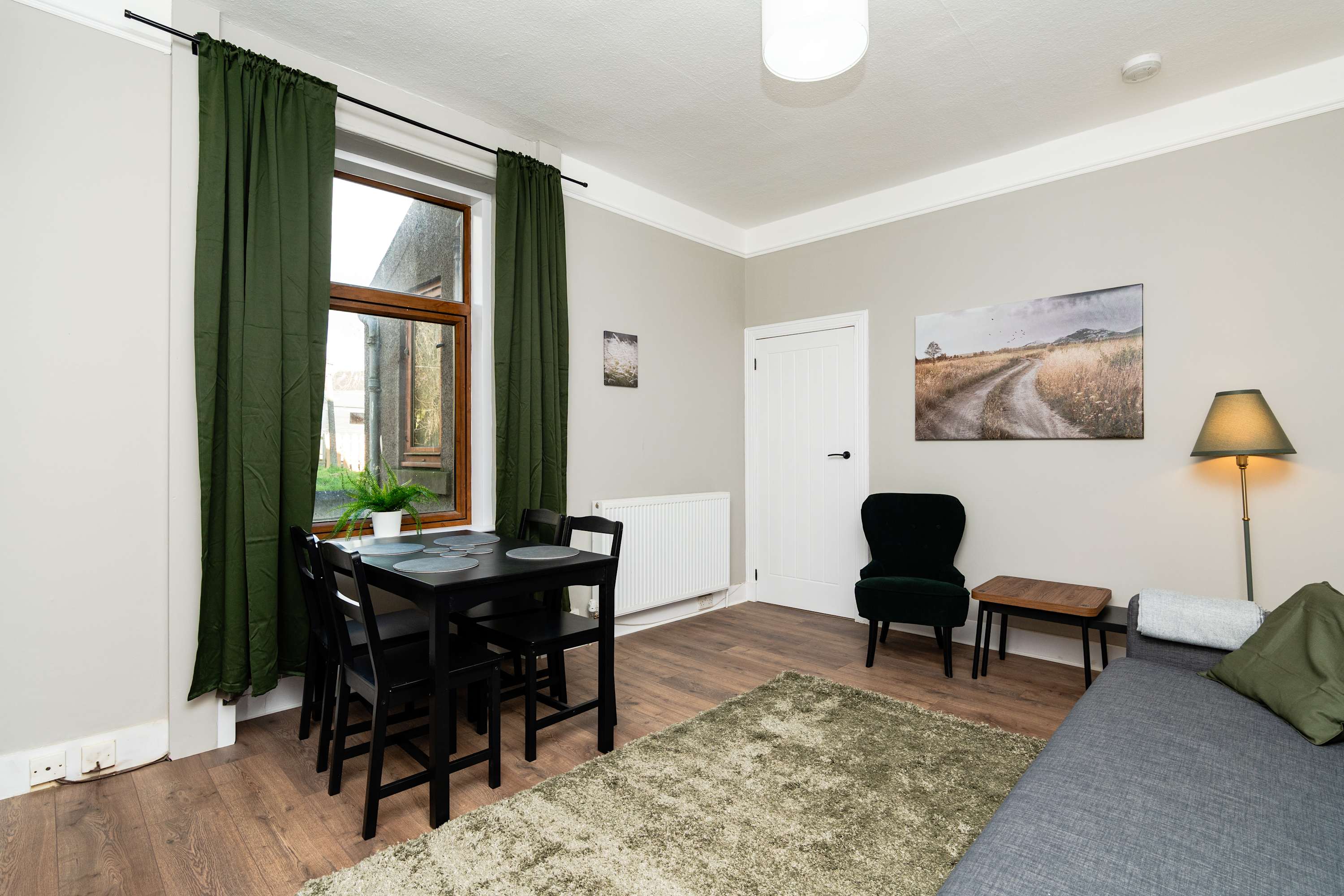 View Spacious Inverurie Stay -Nr Train Station -Parking in Falconer Place 14 AB51 4RN Spacious Inverurie Stay -Nr Train Station -Parking in Falconer Place 14 AB51 4RN - Property image 8 - VivreStays