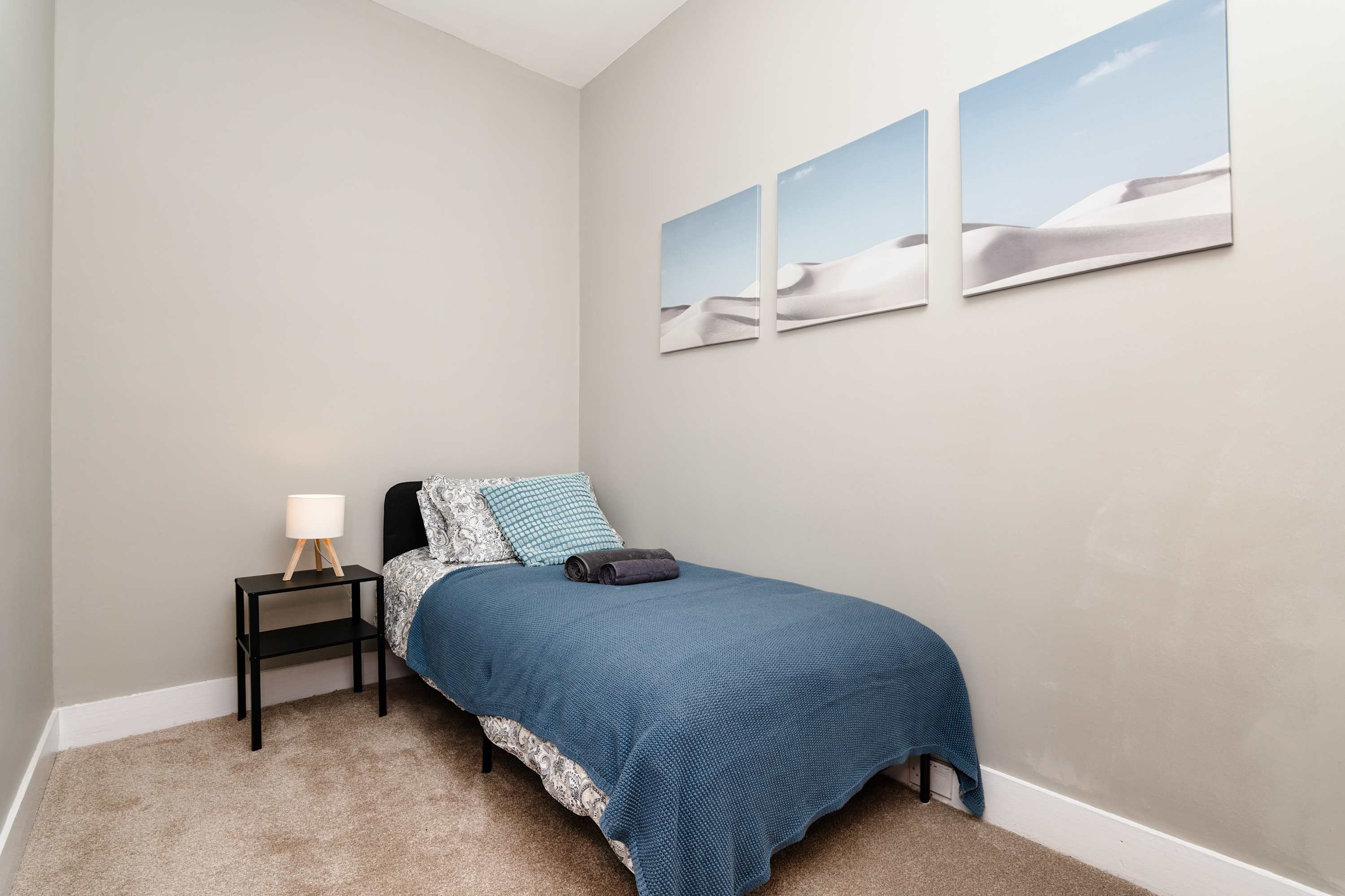 View Spacious Inverurie Stay -Nr Train Station -Parking in Falconer Place 14 AB51 4RN Spacious Inverurie Stay -Nr Train Station -Parking in Falconer Place 14 AB51 4RN - Property image 10 - VivreStays