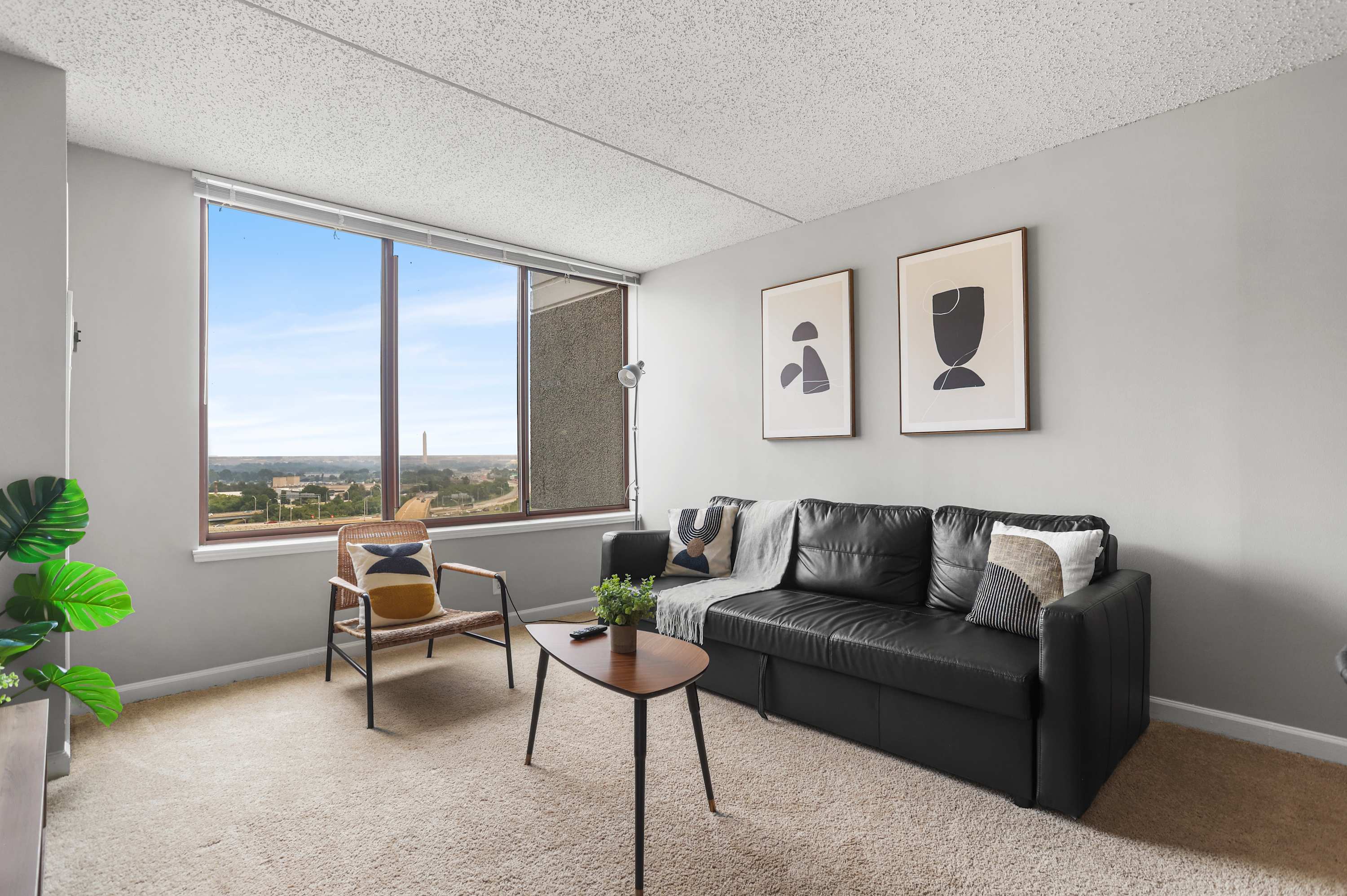 Prime Arlington Location With Pool And Gym - Arlington, VA