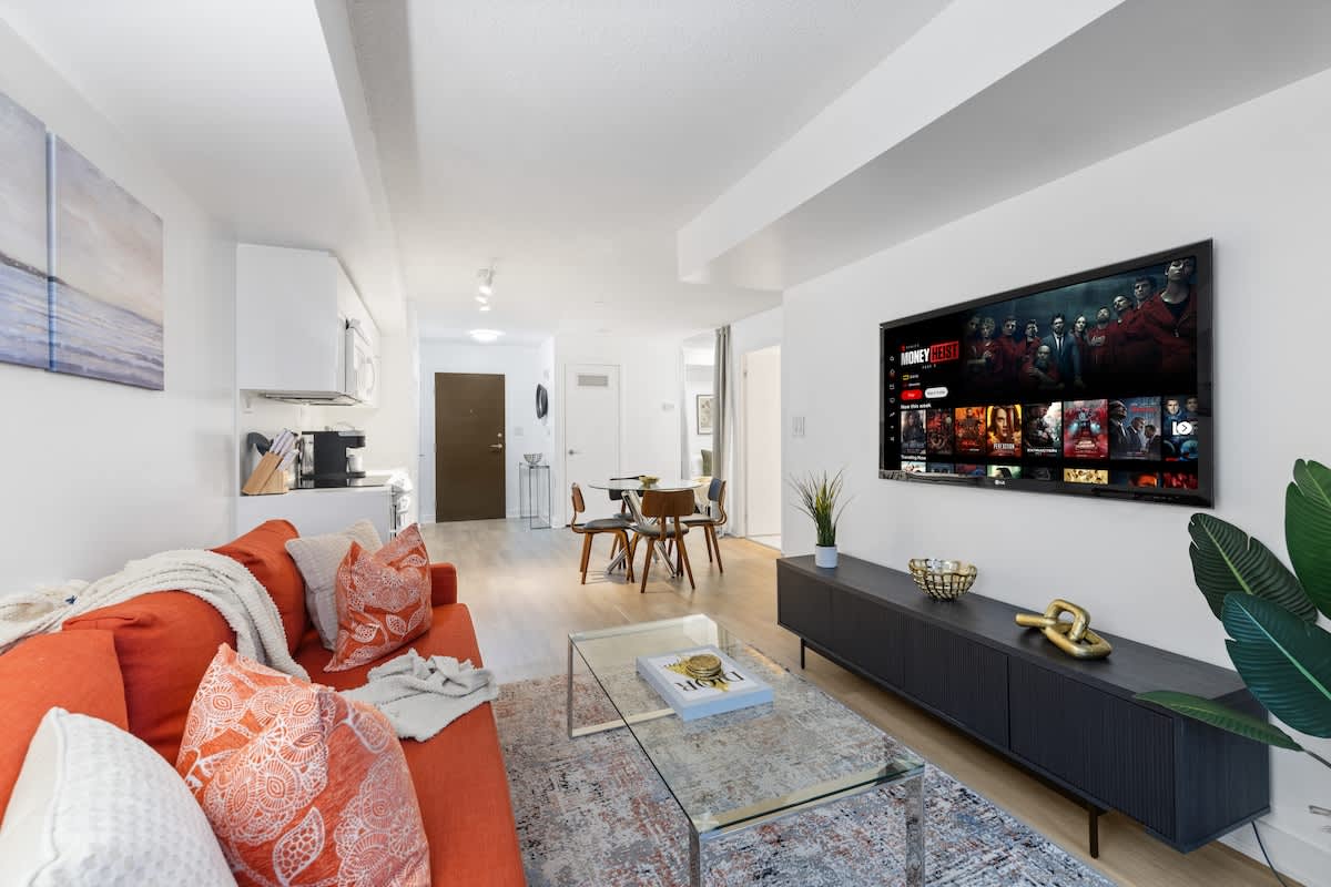 Free Parking! Scenic 3BR 2BA Gem Sleeps 8