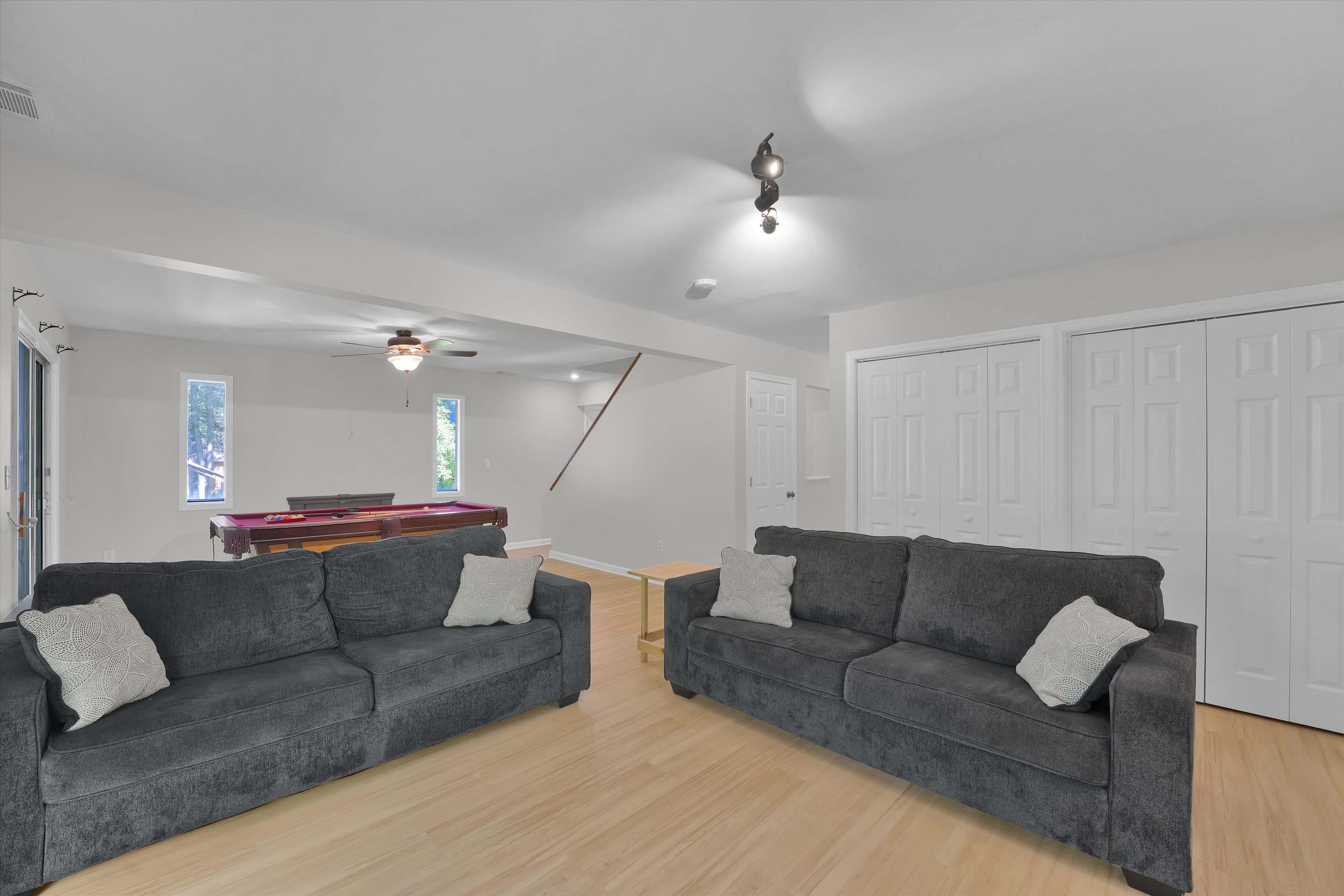 Pocono Chalet With Pool Table | 15 Min to Skiing