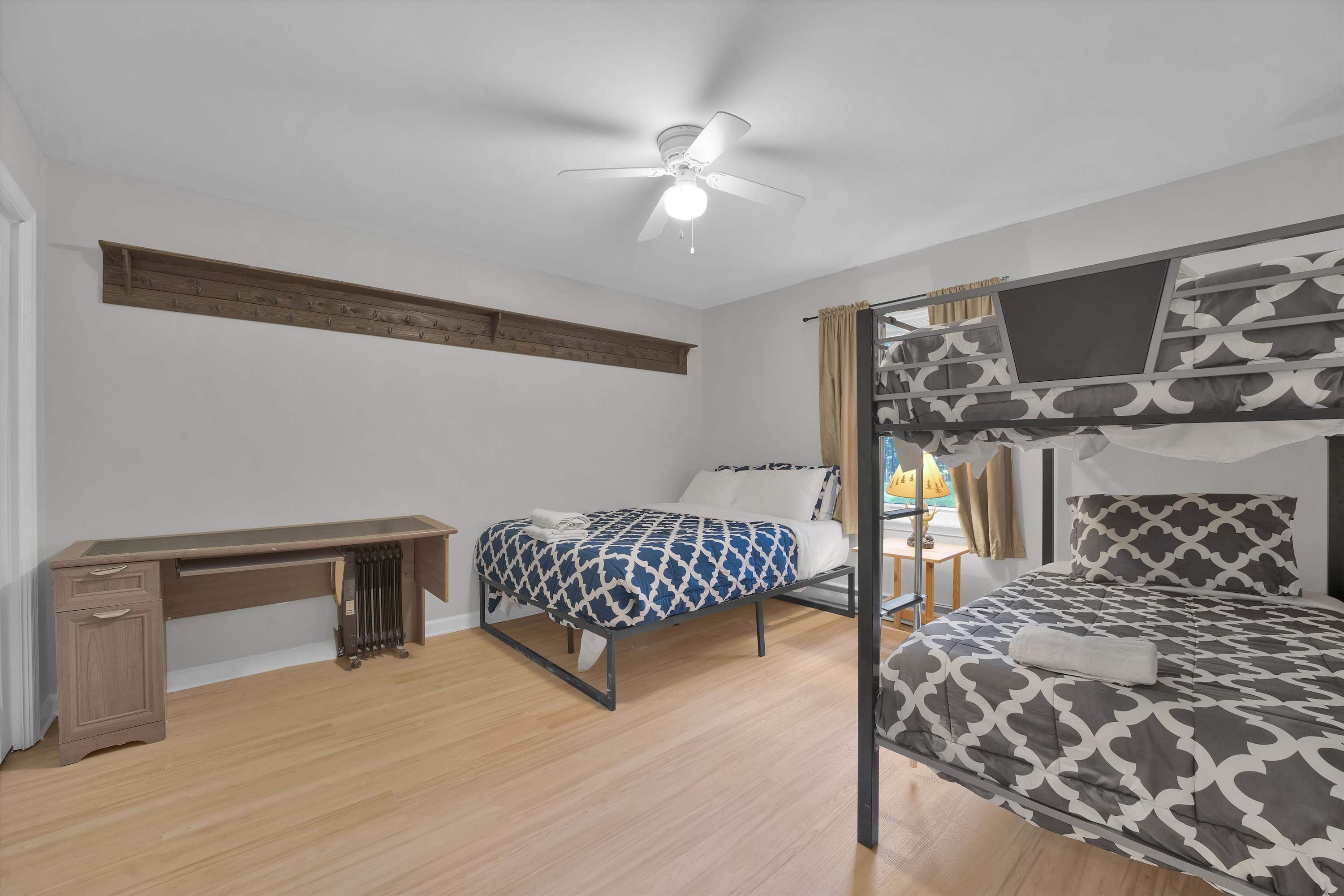 Pocono Chalet With Pool Table | 15 Min to Skiing