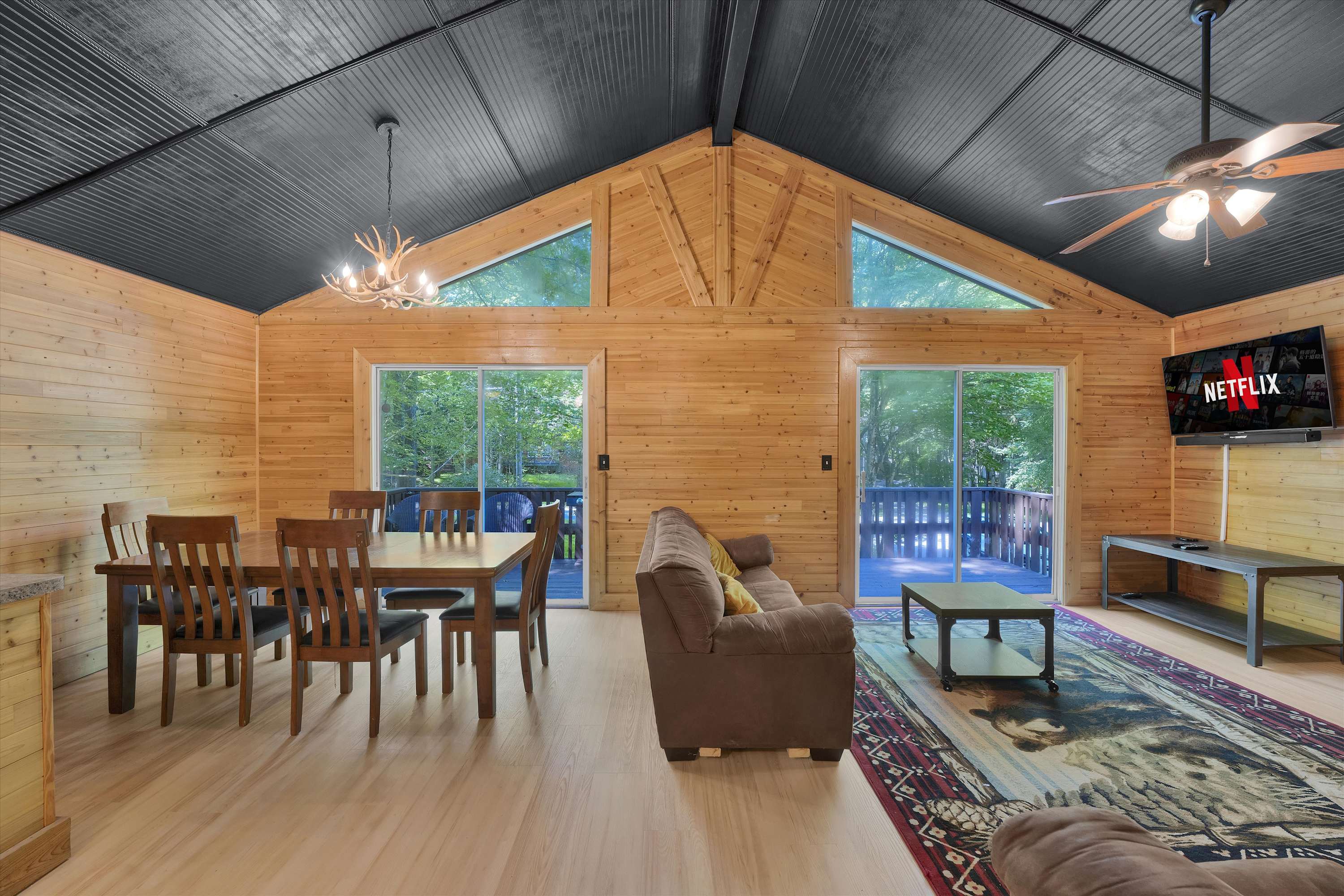 Pocono Chalet With Pool Table | 15 Min to Skiing