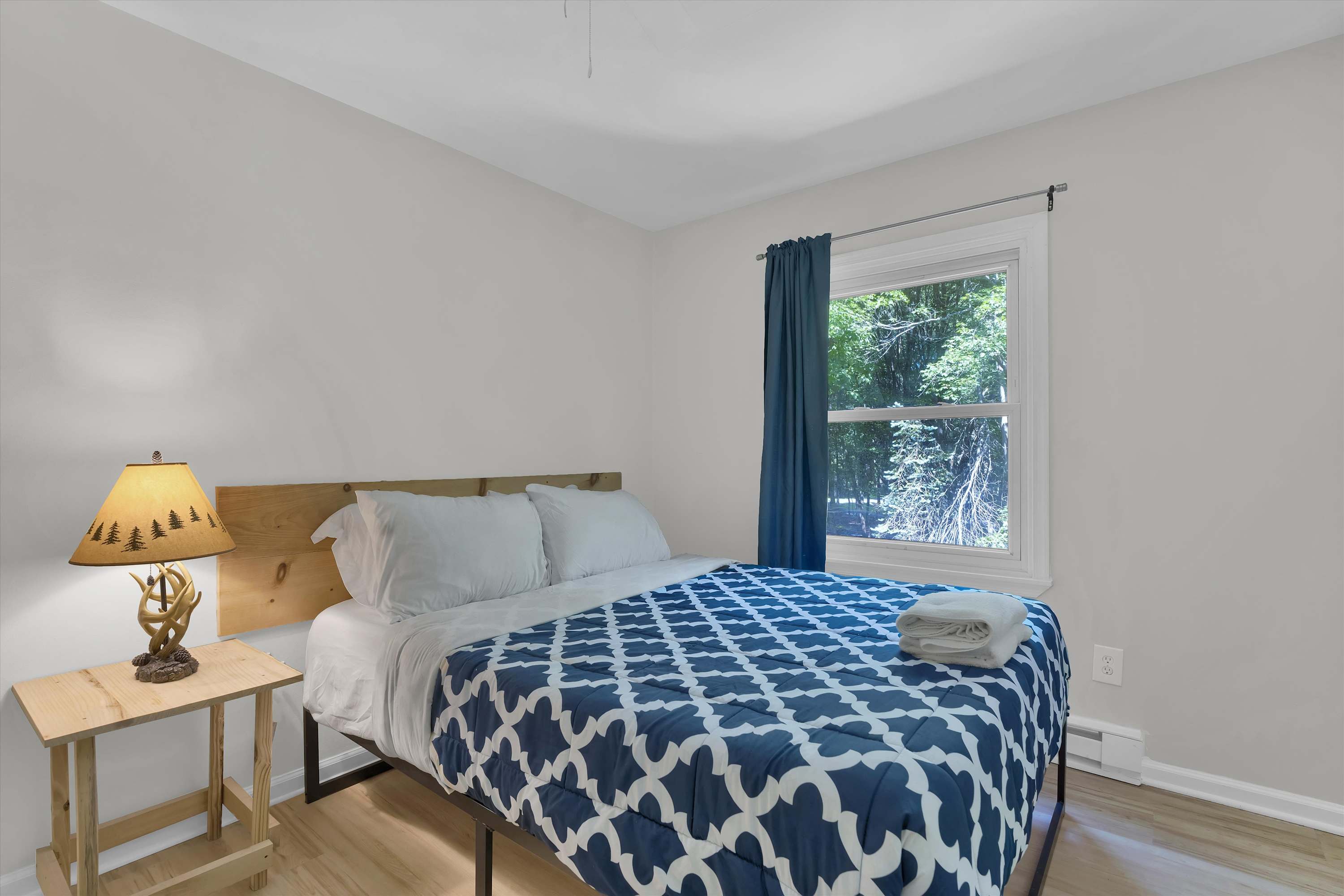 Pocono Chalet With Pool Table | 15 Min to Skiing