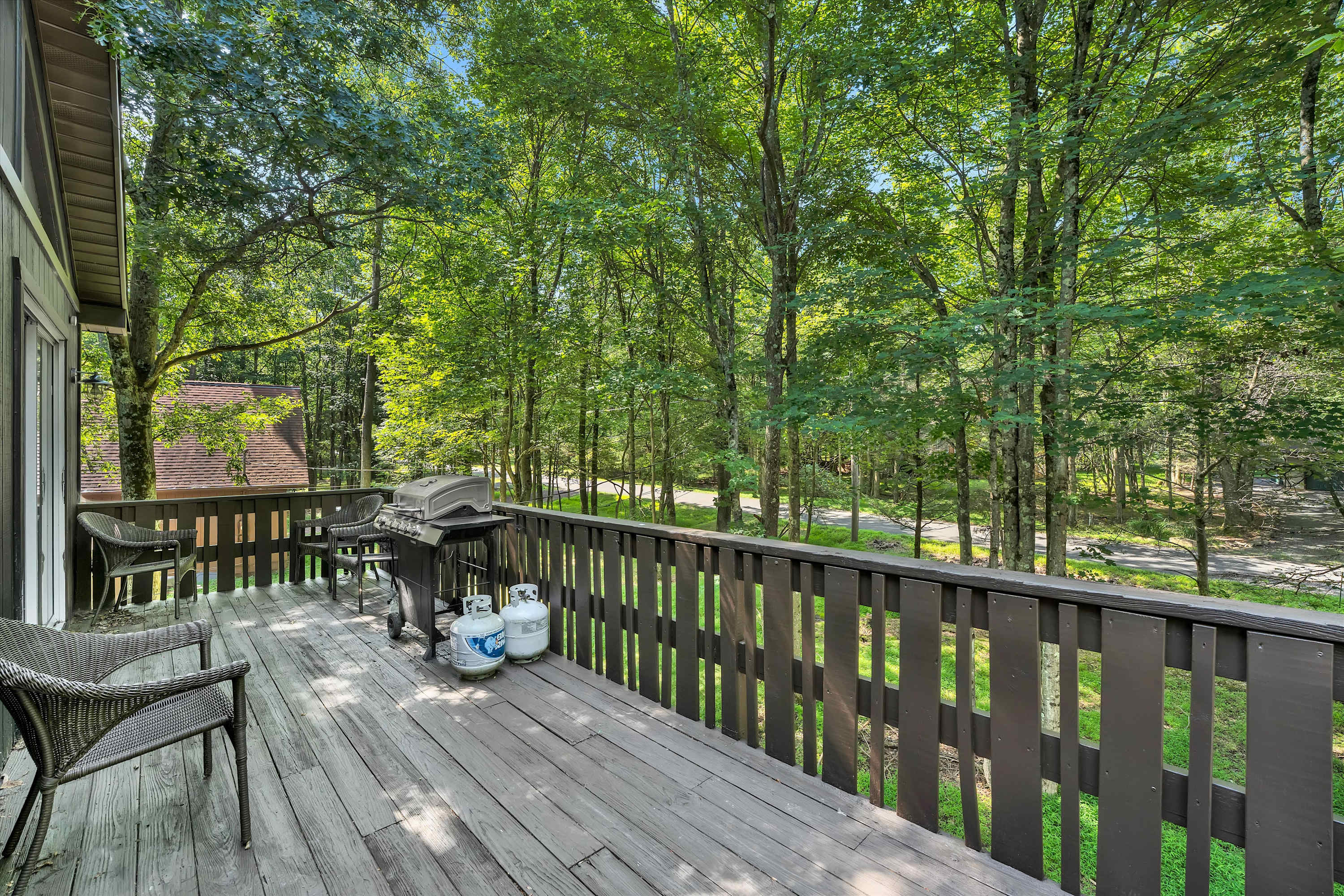 Pocono Chalet With Pool Table | 15 Min to Skiing