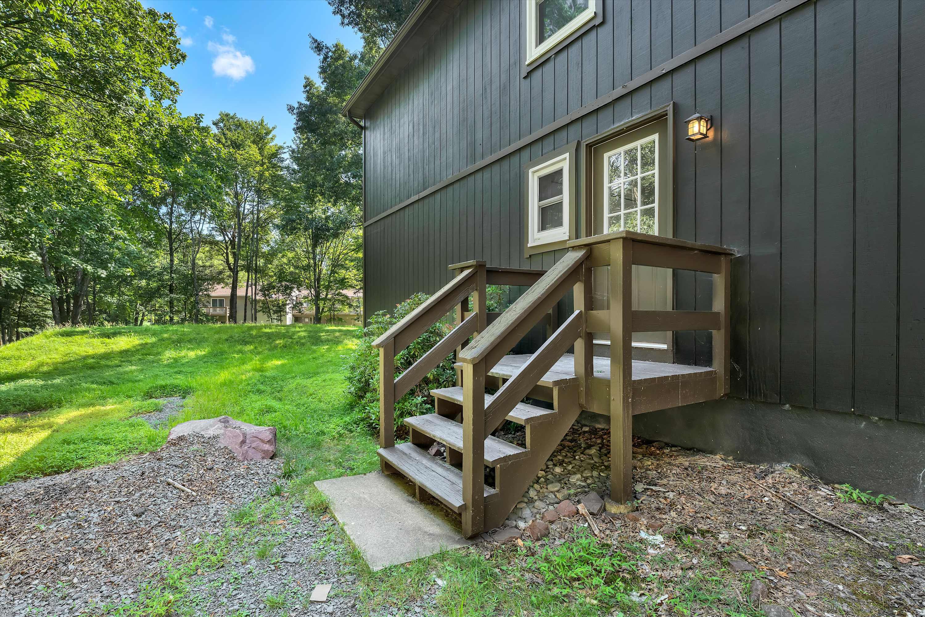 Pocono Chalet With Pool Table | 15 Min to Skiing