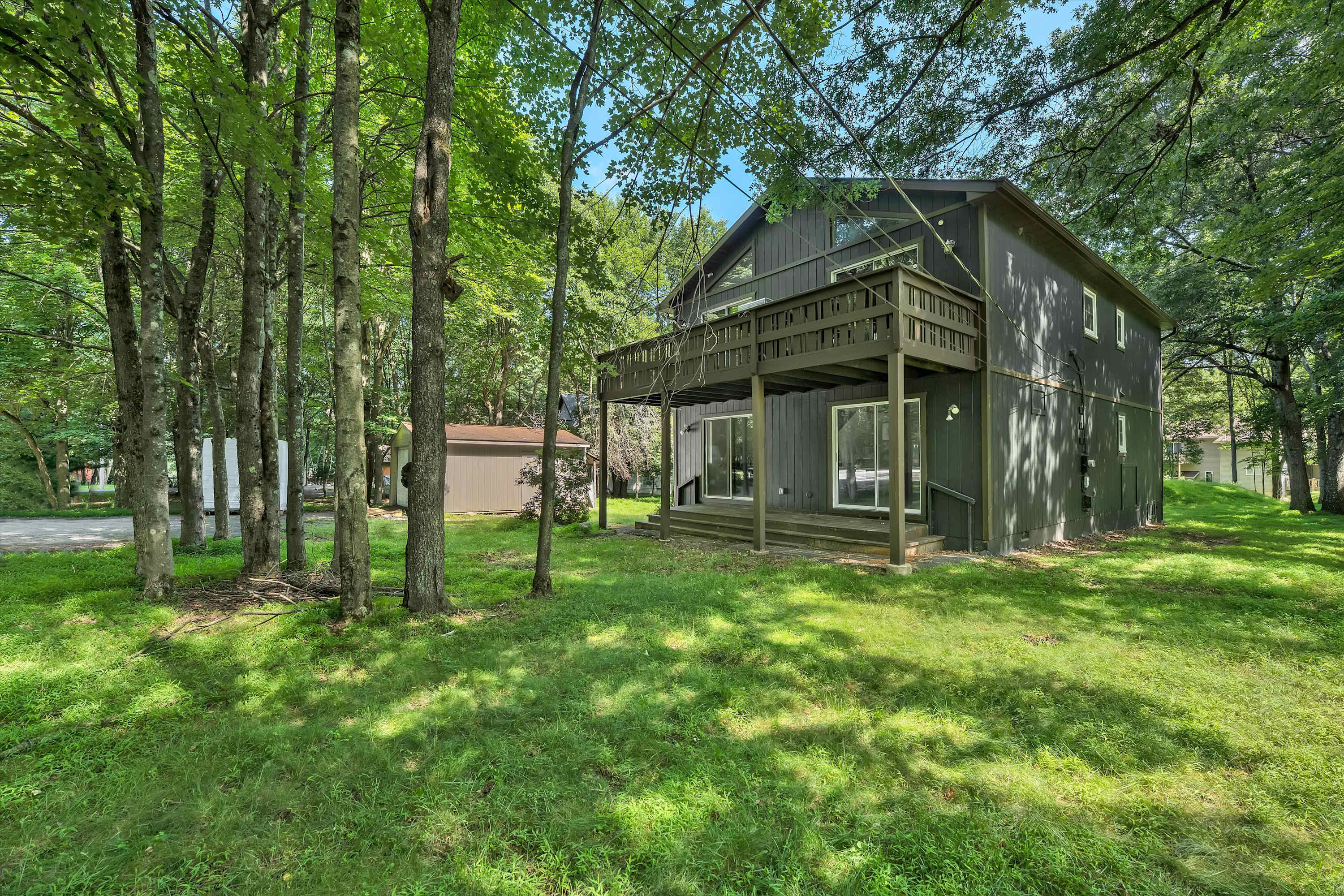 Pocono Chalet With Pool Table | 15 Min to Skiing