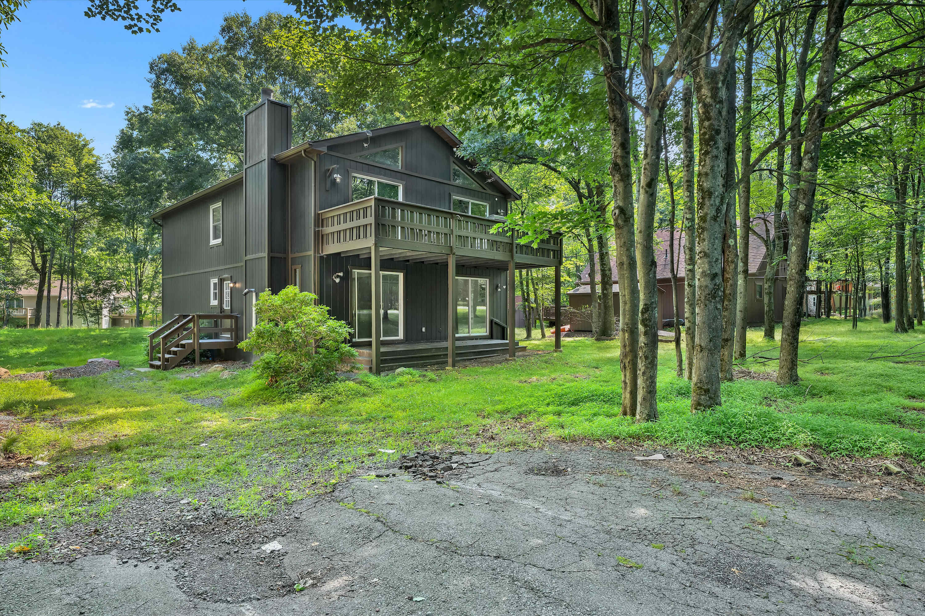 Pocono Chalet With Pool Table | 15 Min to Skiing