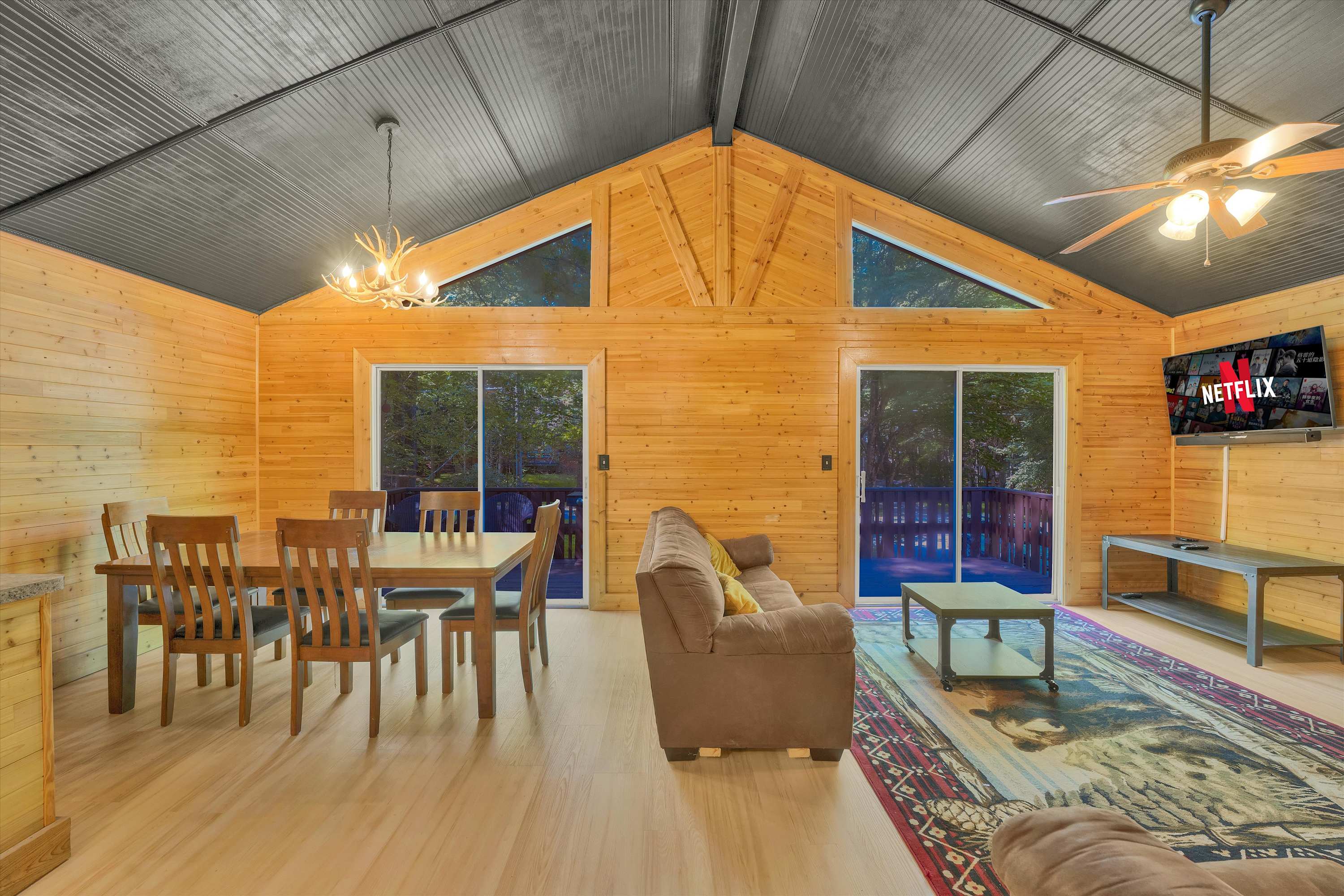 Pocono Chalet With Pool Table | 15 Min to Skiing