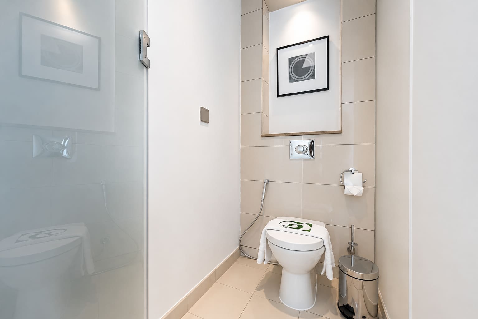 Luxury 3BR Apartment with Pool & Gym in Dubai - Image 17