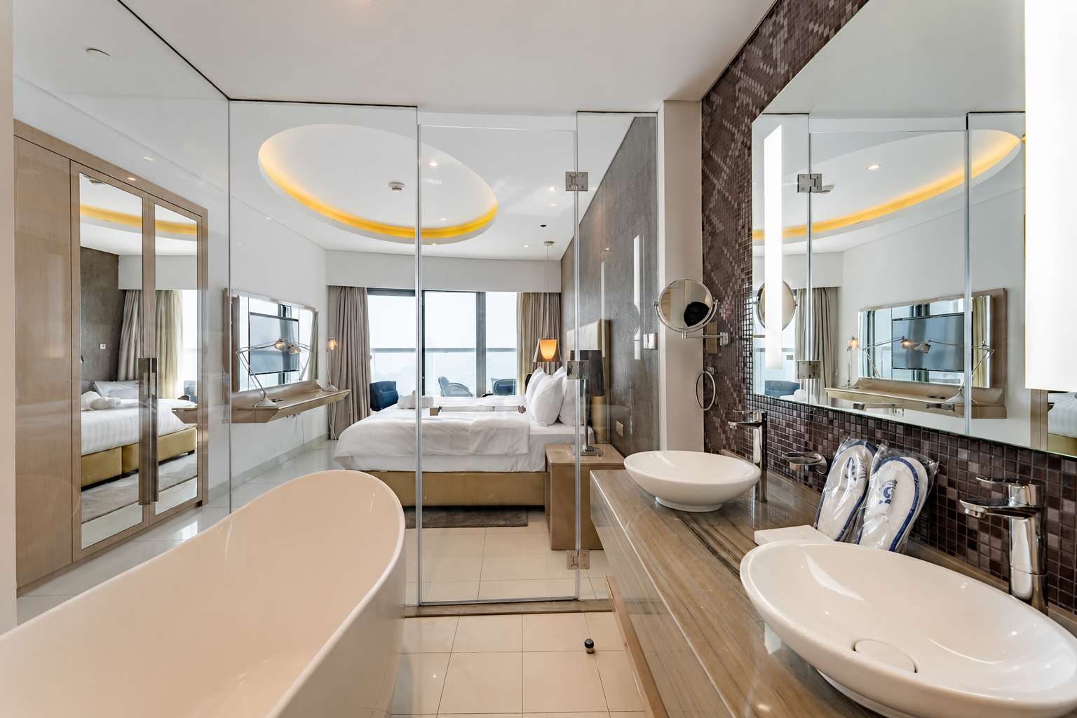 Luxury 3BR Apartment with Pool & Gym in Dubai - Image 14