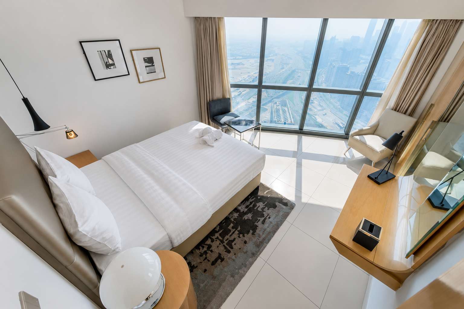 Luxury 3BR Apartment with Pool & Gym in Dubai - Image 19