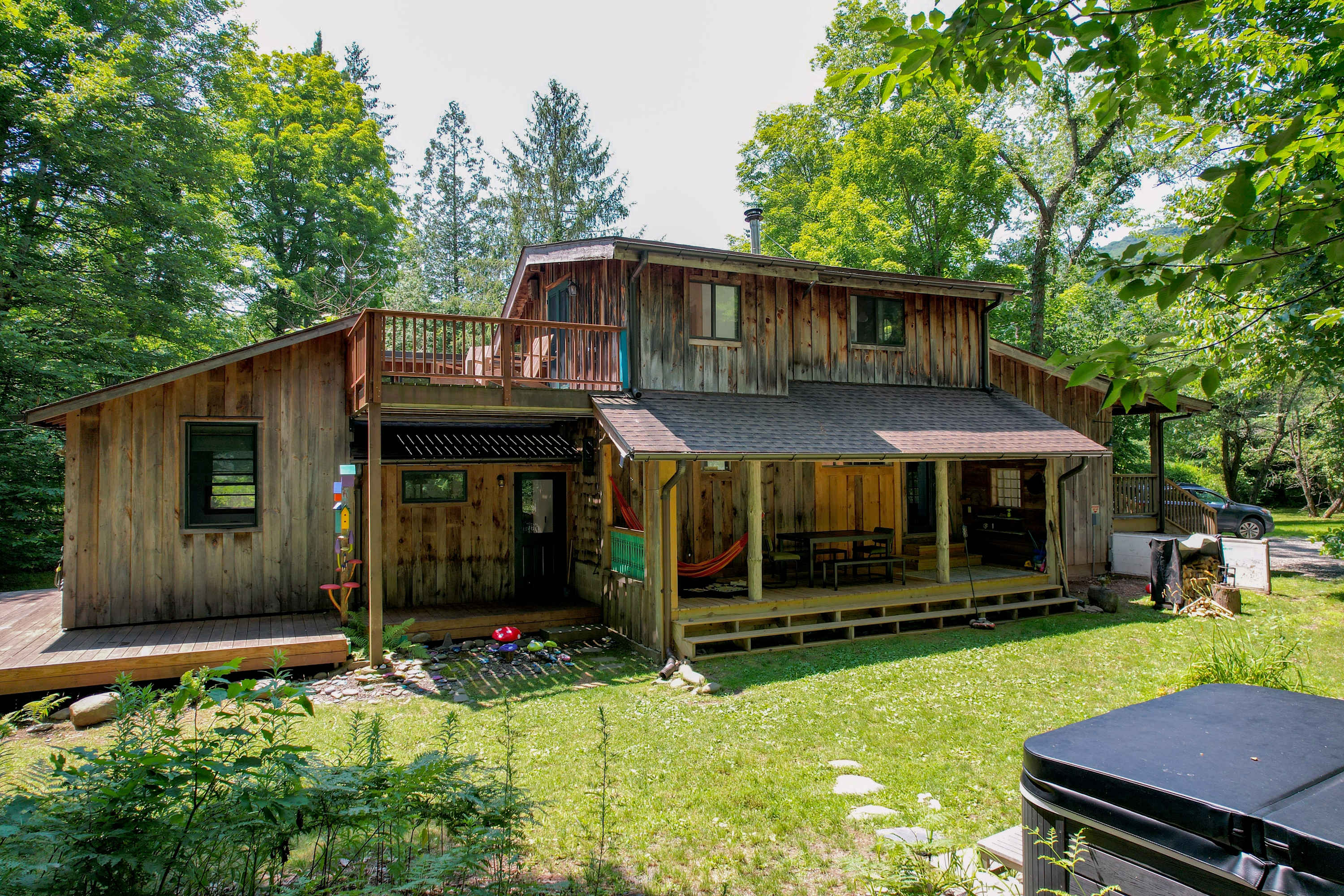 Creekside Cabin with Hot Tub & Wood-Burning Stove