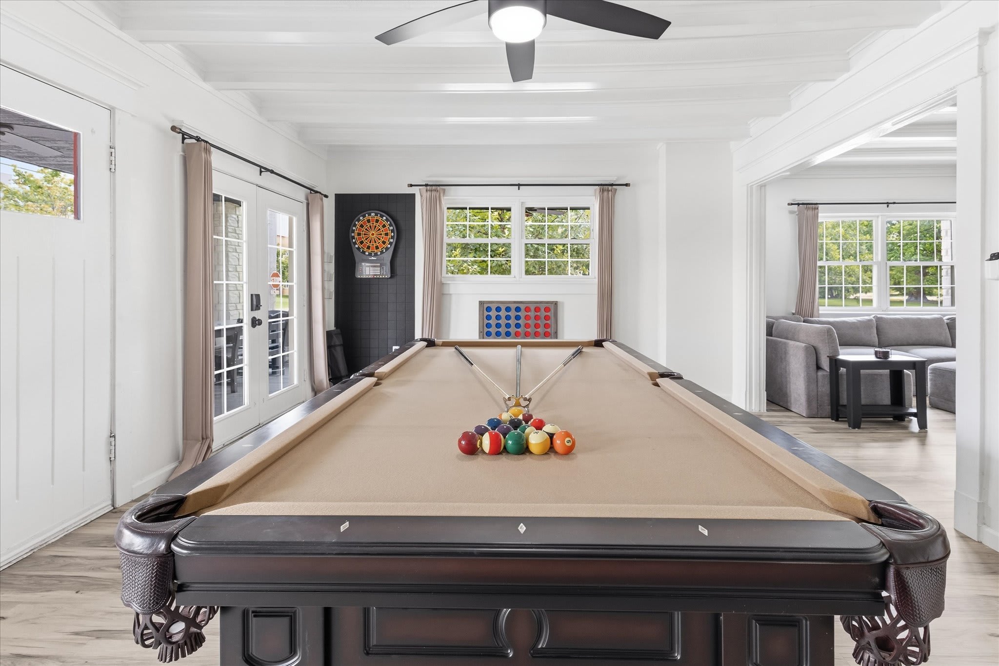The Social House - 7BR, Hot Tub & Pool Table in Indianapolis, IN