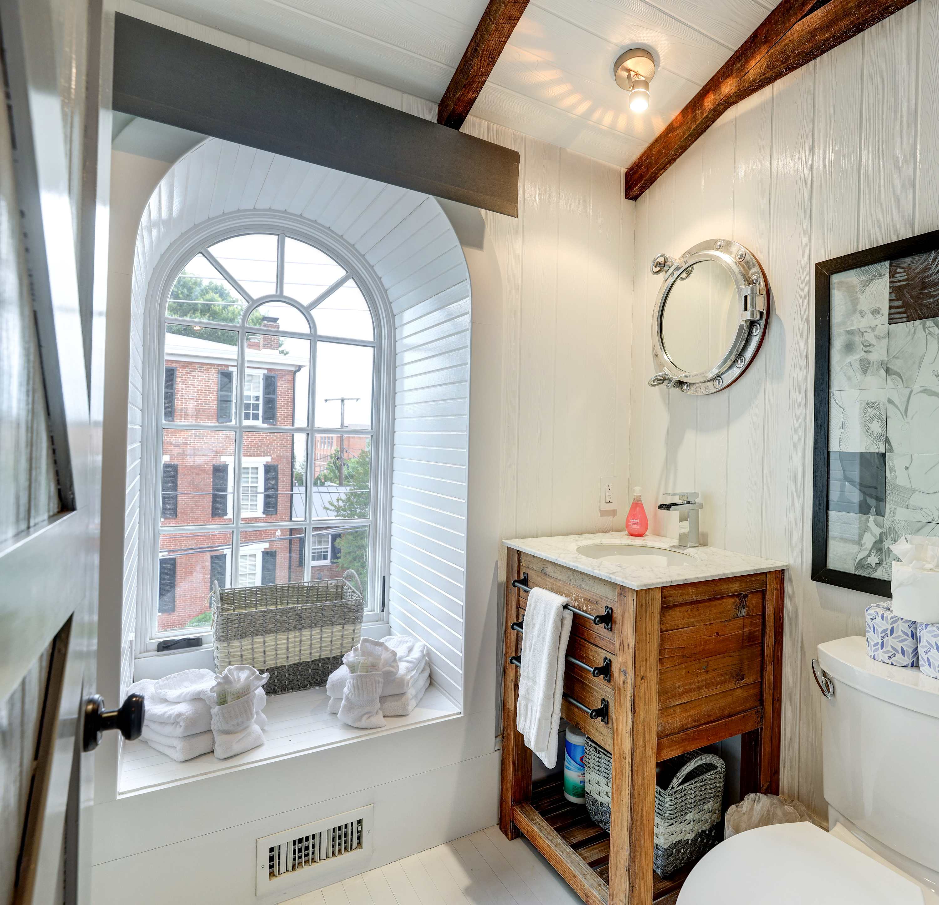 Rubin Marshall Manor - vacation rental in Charlottesville — photo 89 of 109