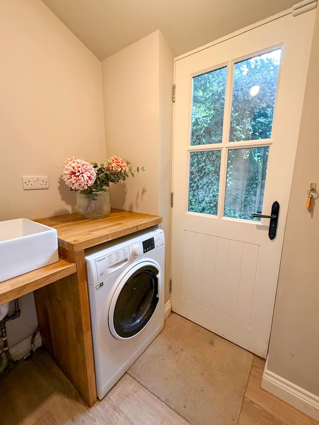 Pear Tree Cottage Village Thatched Home & Hot Tub in Saint Leonards View SP6 3PZ - Property image 48 - VivreStays