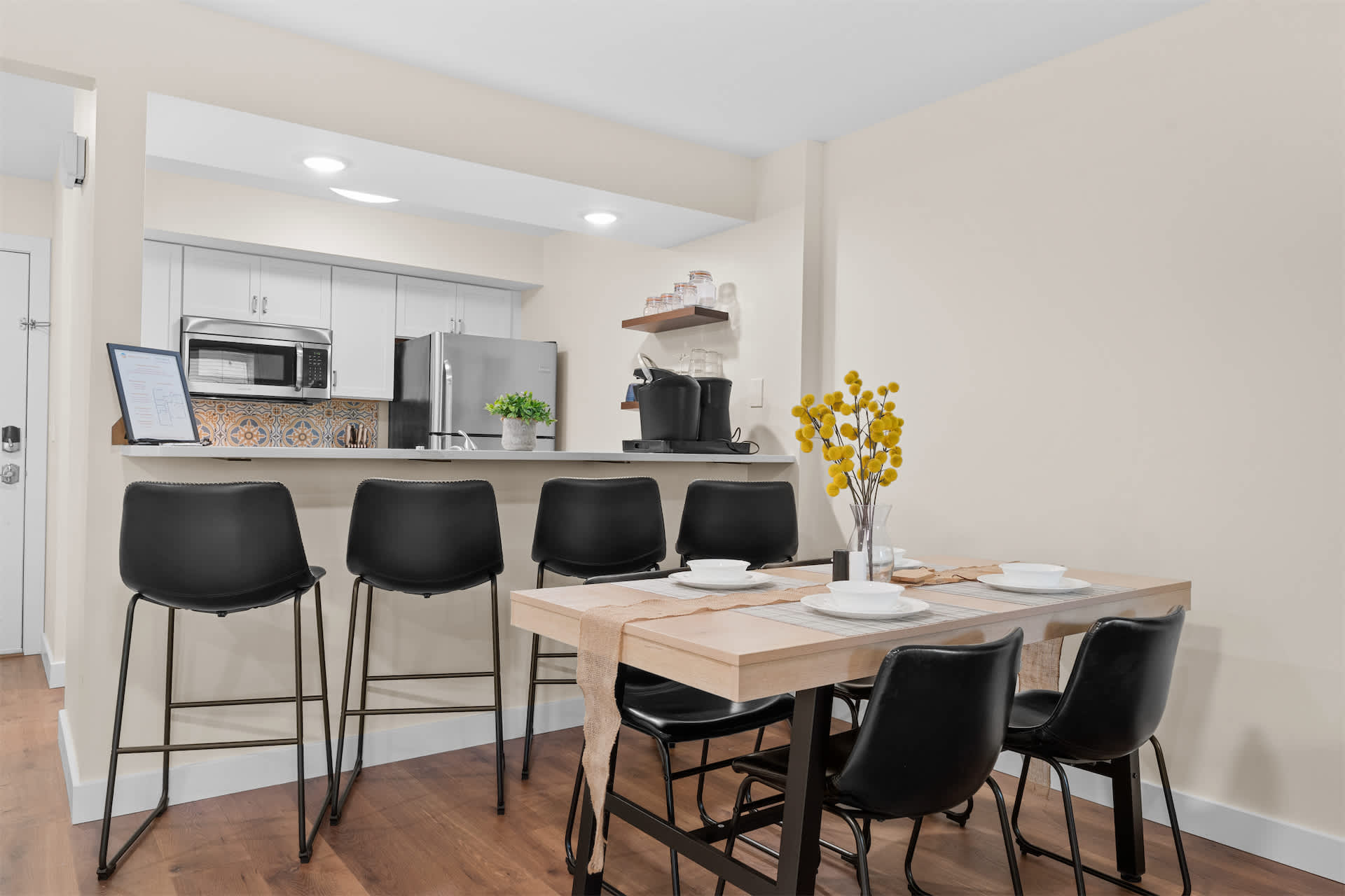 Make mealtime memories together in the dining area​