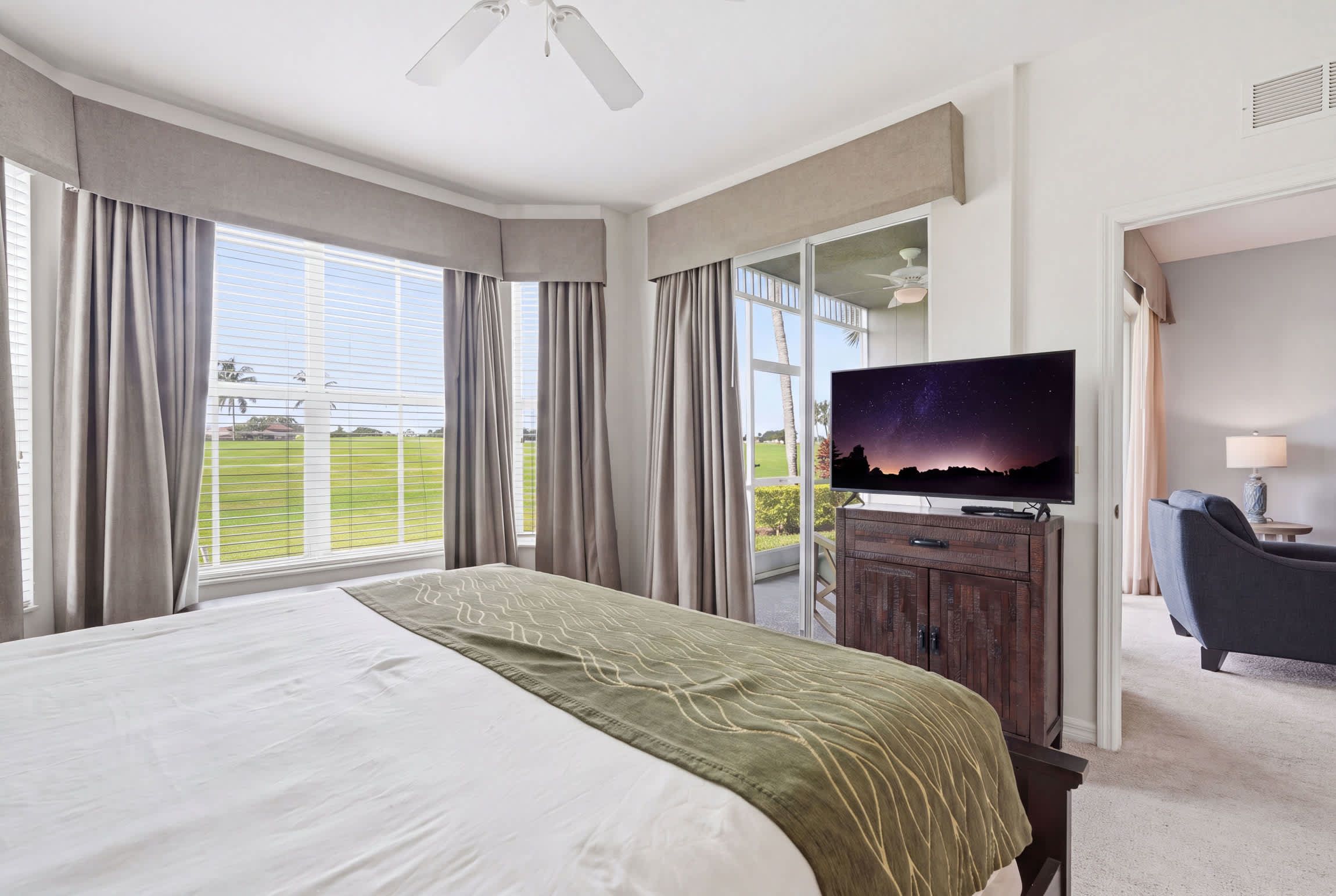 Two Bedroom Standard Den Accessible | Photo 8