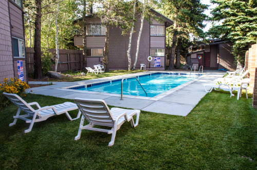 Featured Property Pet Friendly | Walk to Shops, Dining & Shuttle