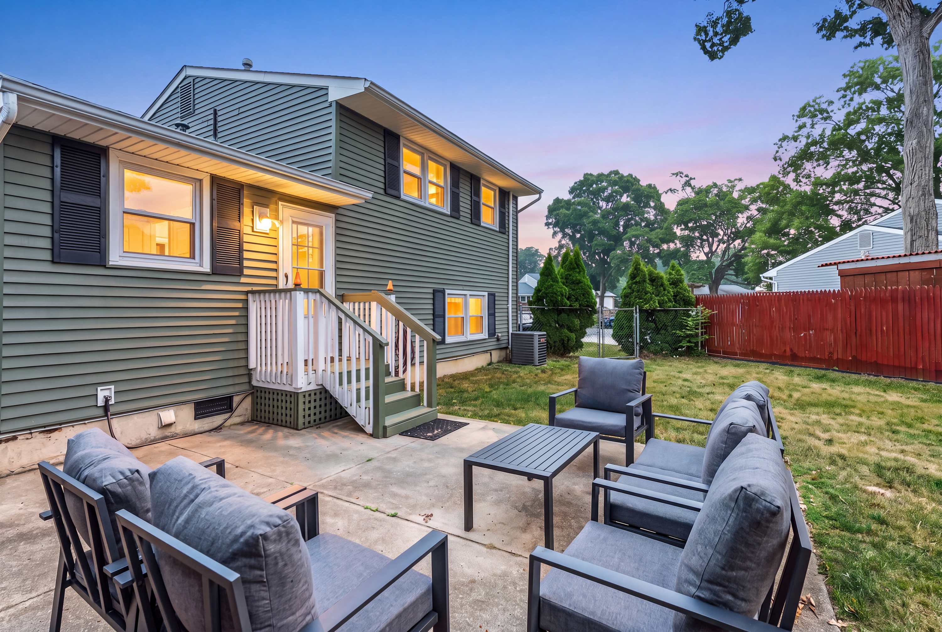 Cape May Escape • Sleeps 10 • Tiki Bar • Grill 3