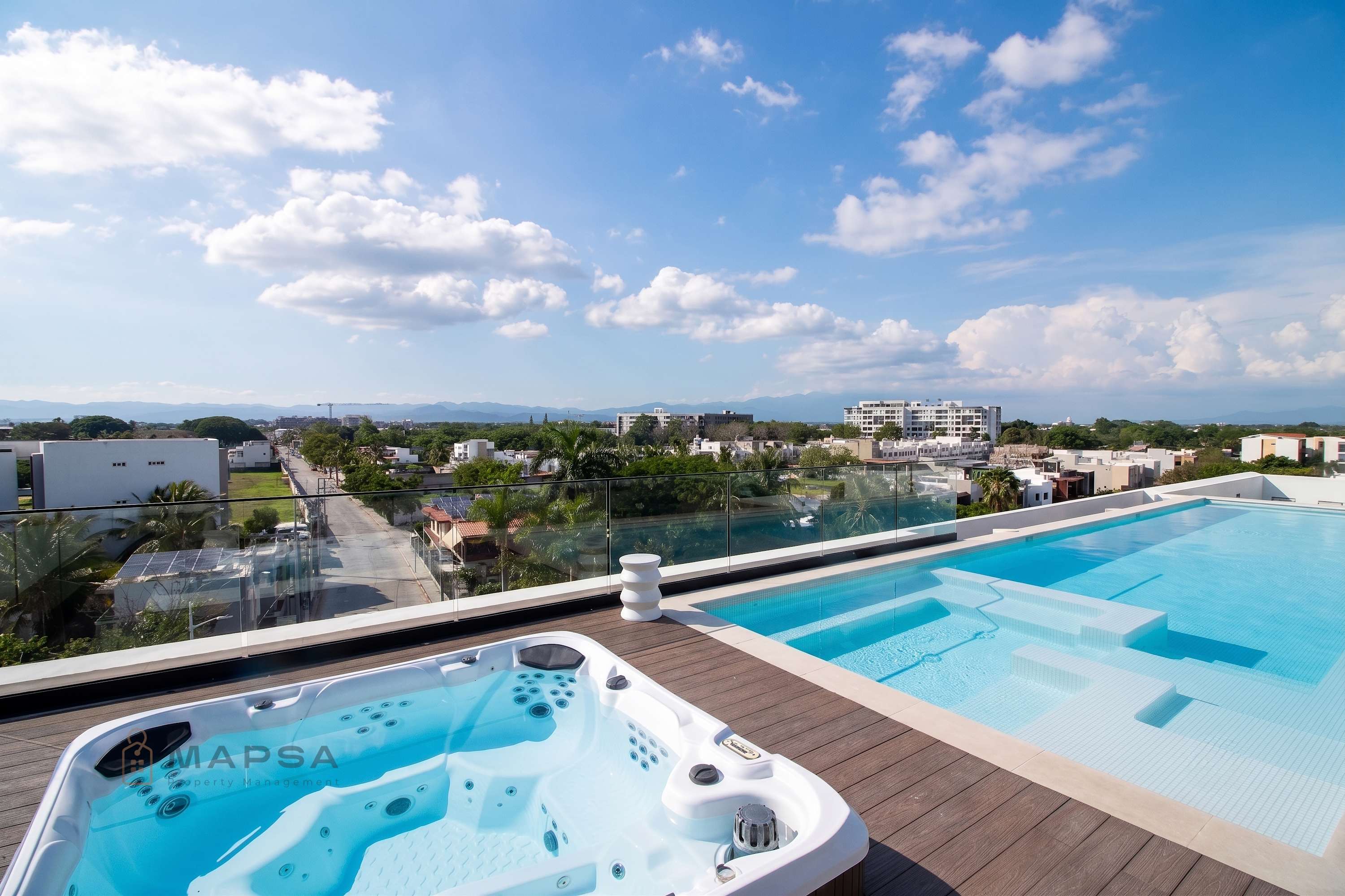 Luxury Condo Los Azulejos | Pool & Fast Wifi