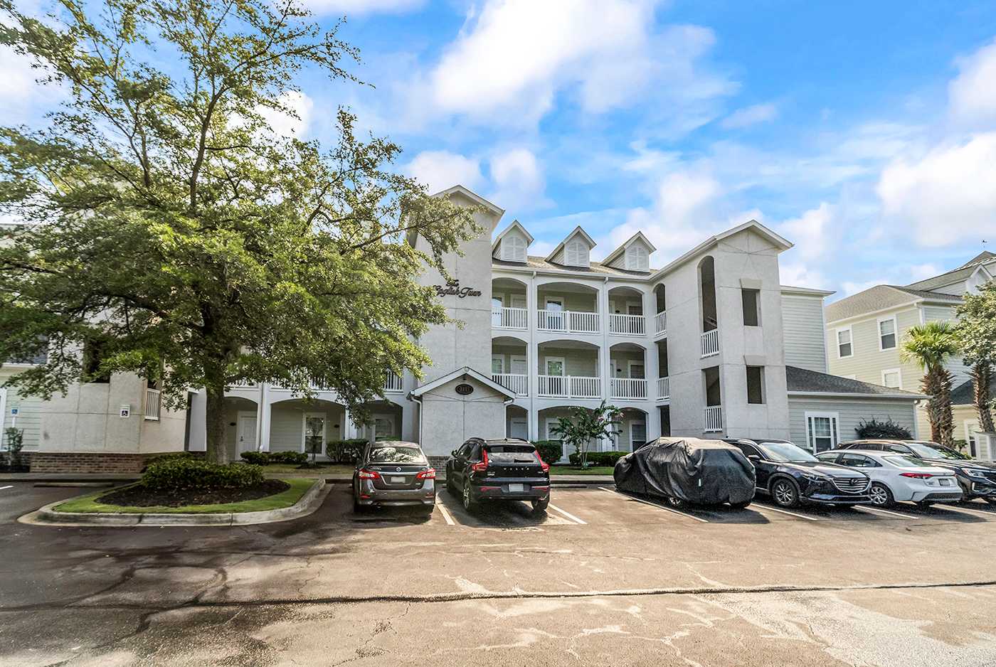 World Tour Fairway Condo Pool 10 Min to Beach | Photo 40
