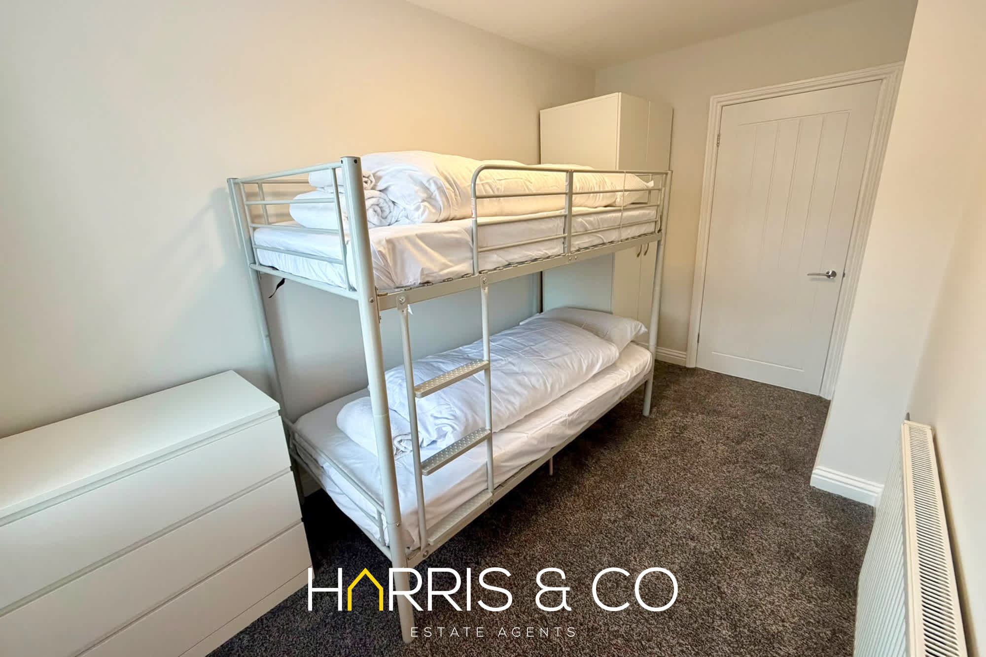 Lower Marsh Apartment in Apartment 1, 185A Fleetwood Road North FY5 4BH - Property image 3 - VivreStays