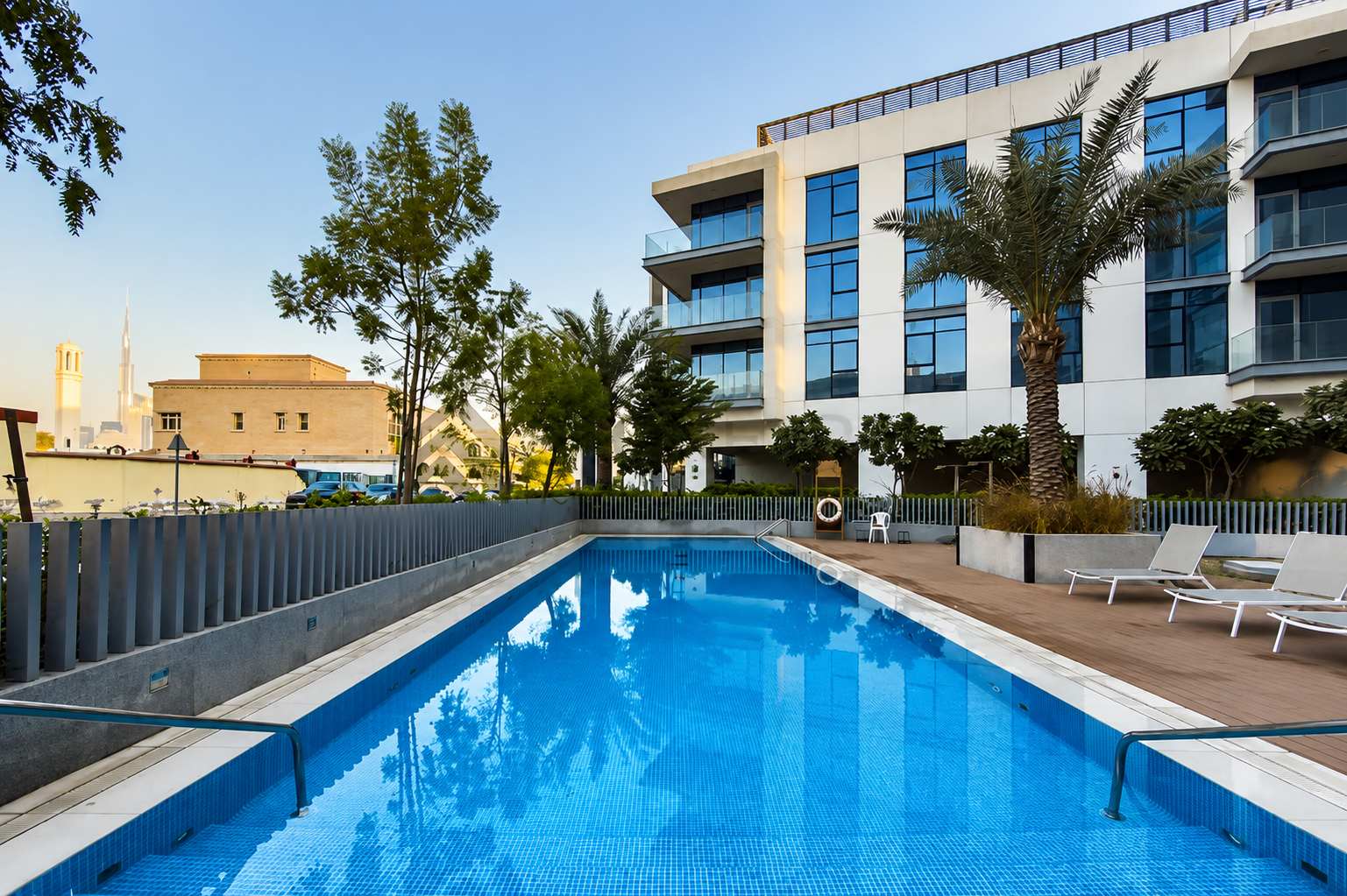 Dubai Luxury: 3-Bedroom Apartment with Views - Image 54