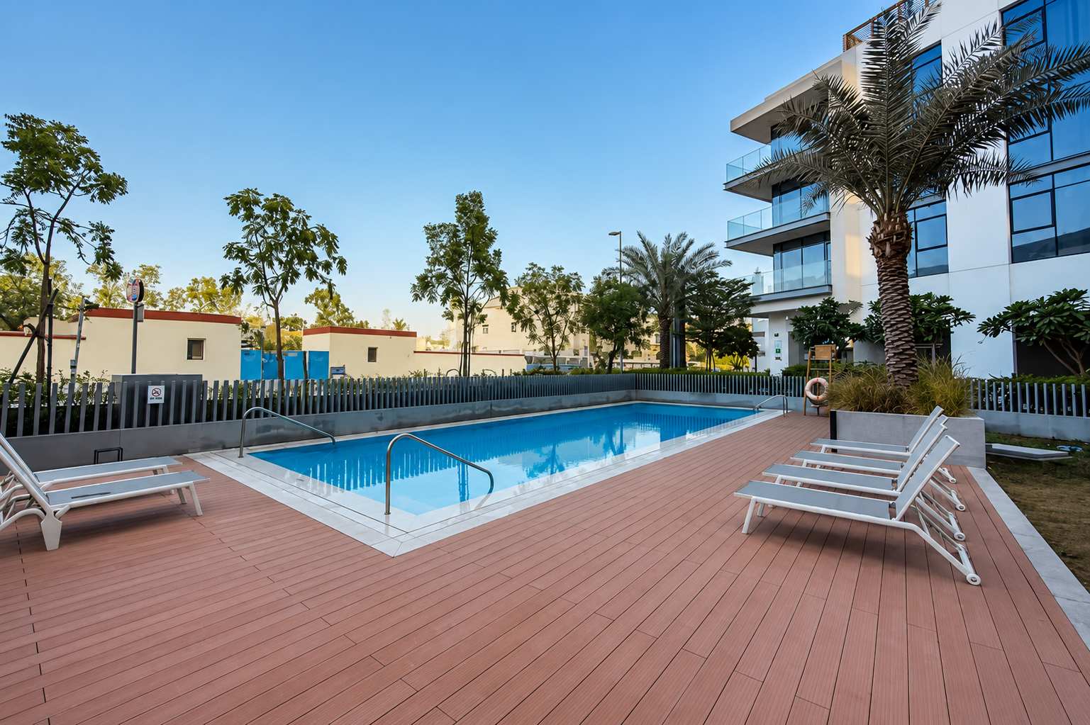 Dubai Luxury: 3-Bedroom Apartment with Views - Image 55