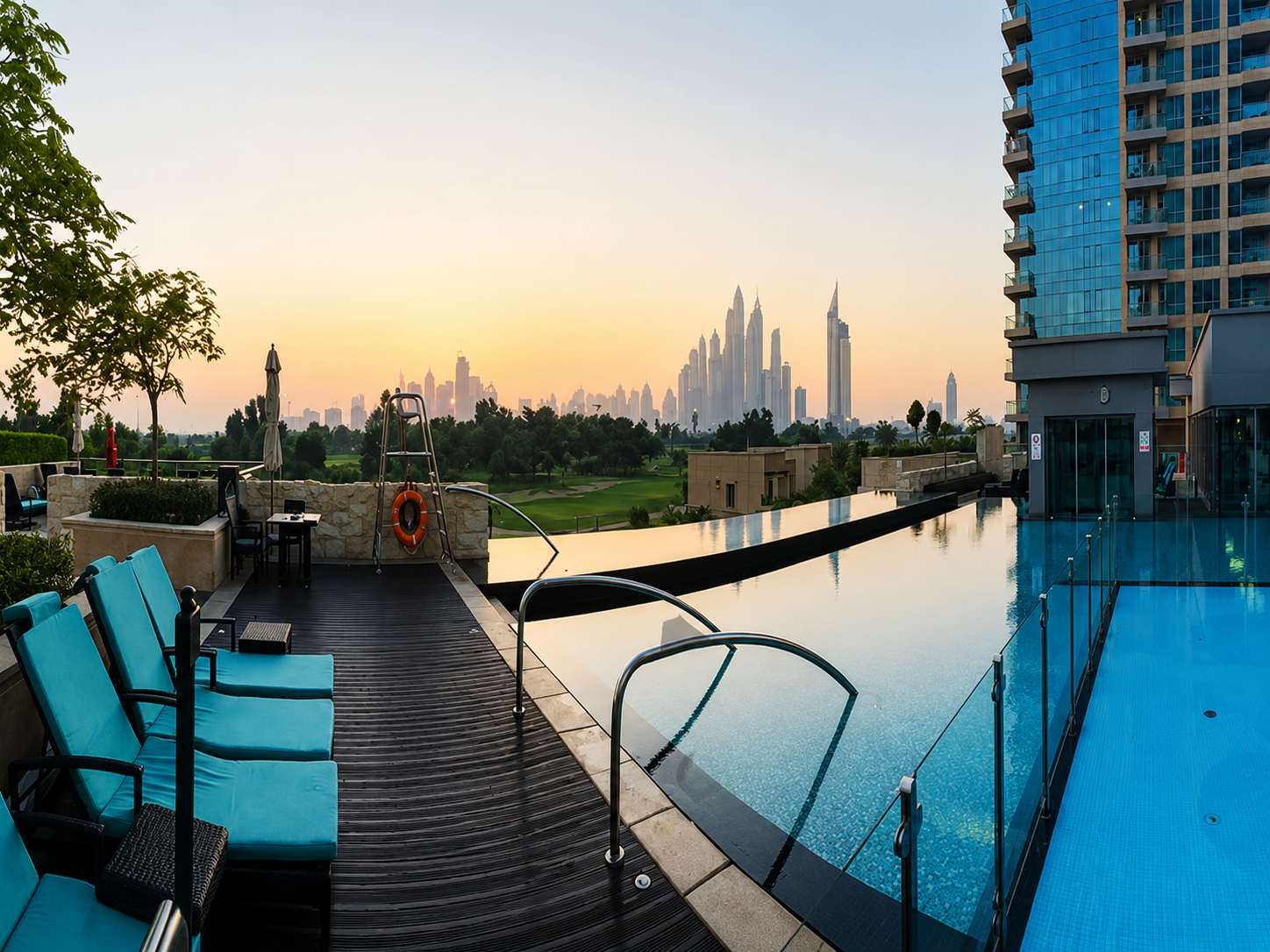Golf Course Views Apartment in Dubai - Image 16