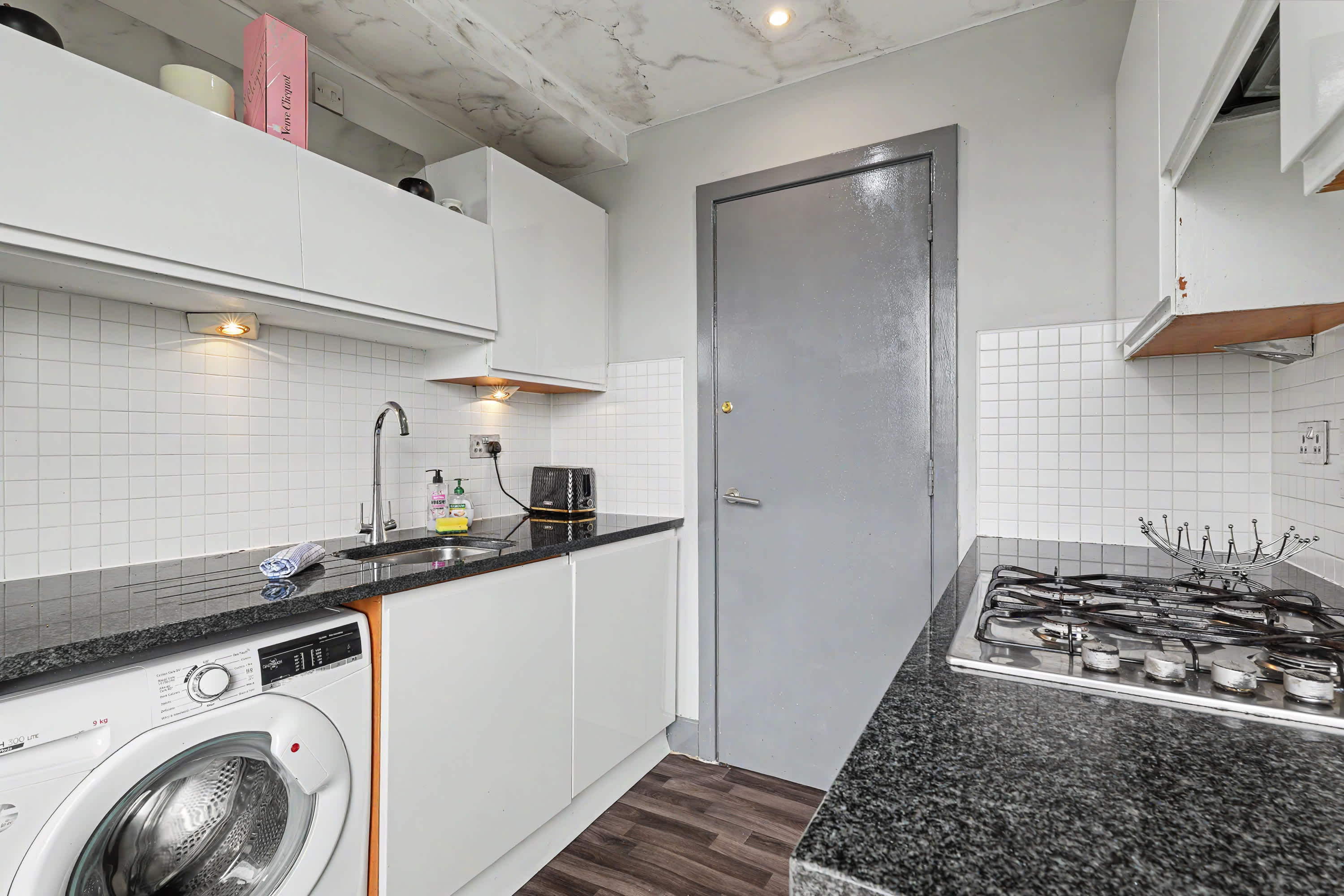 NEW | 2 Bedroom Glasgow Penthouse with Rooftop Terrace in Buchanan Street 10 G1 3LB - Property image 12 - VivreStays