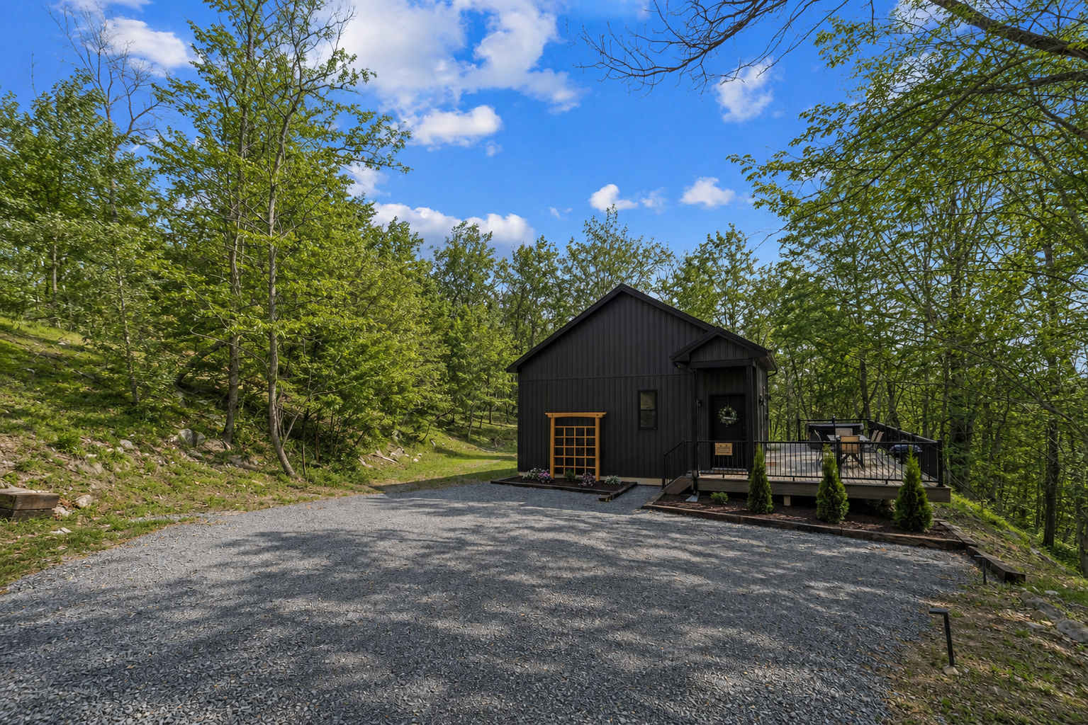 Modern Cabin Retreat w Hot Tub, Sauna & Fire Pit