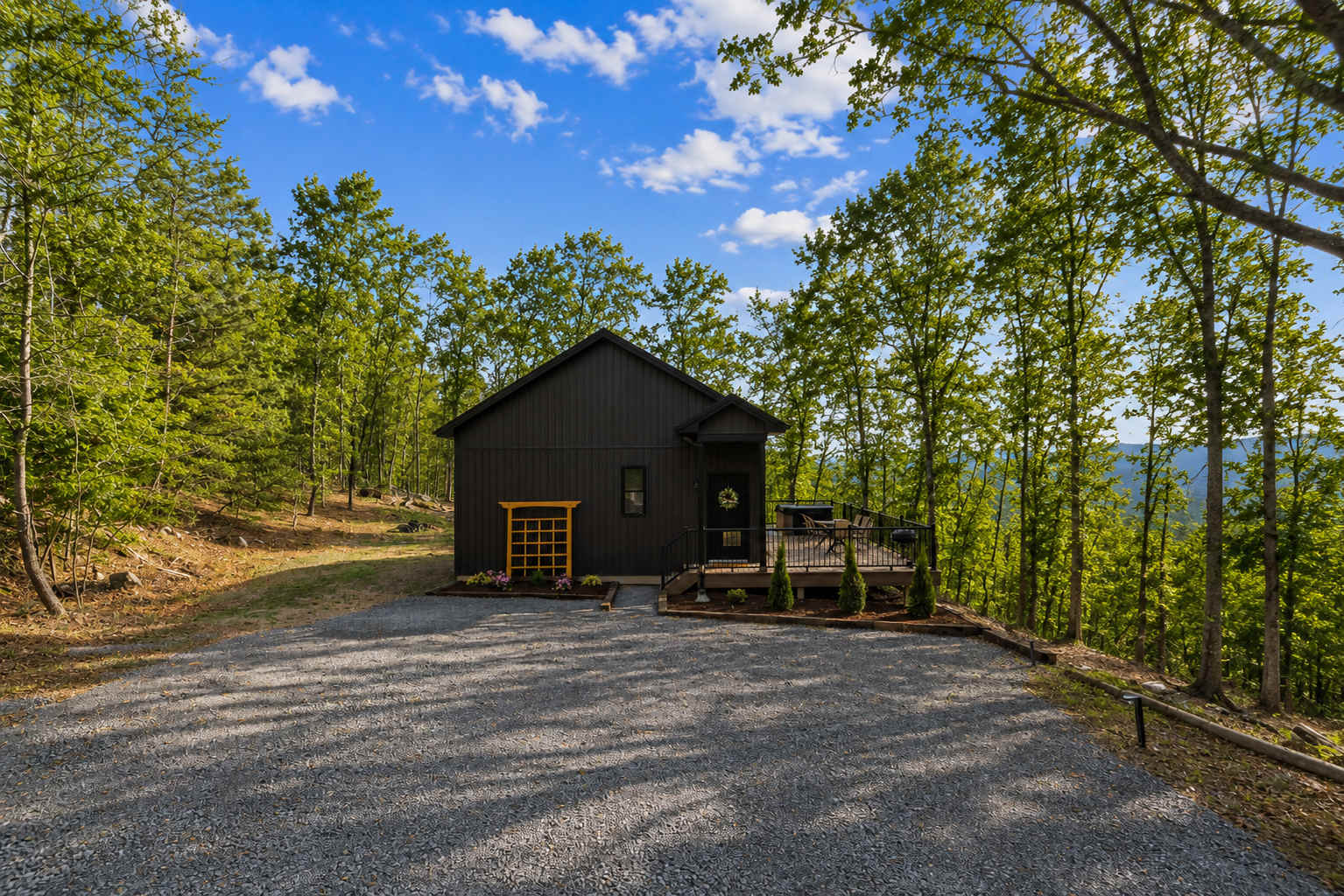 Modern Cabin Retreat w Hot Tub, Sauna & Fire Pit