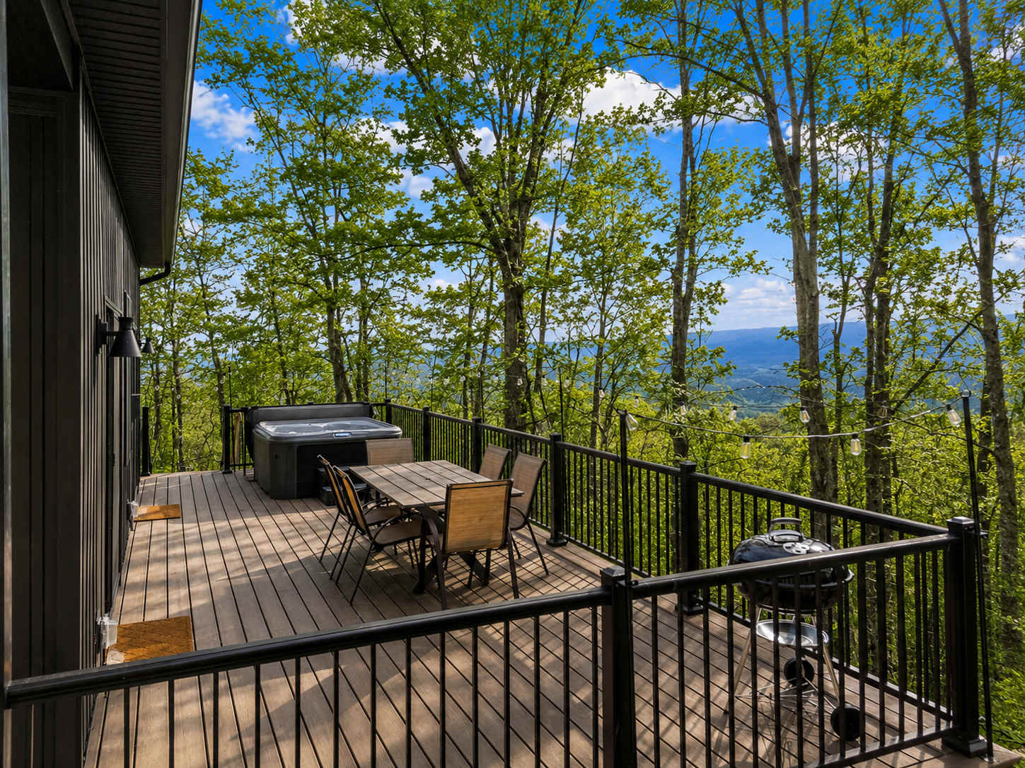 Modern Cabin Retreat w Hot Tub, Sauna & Fire Pit