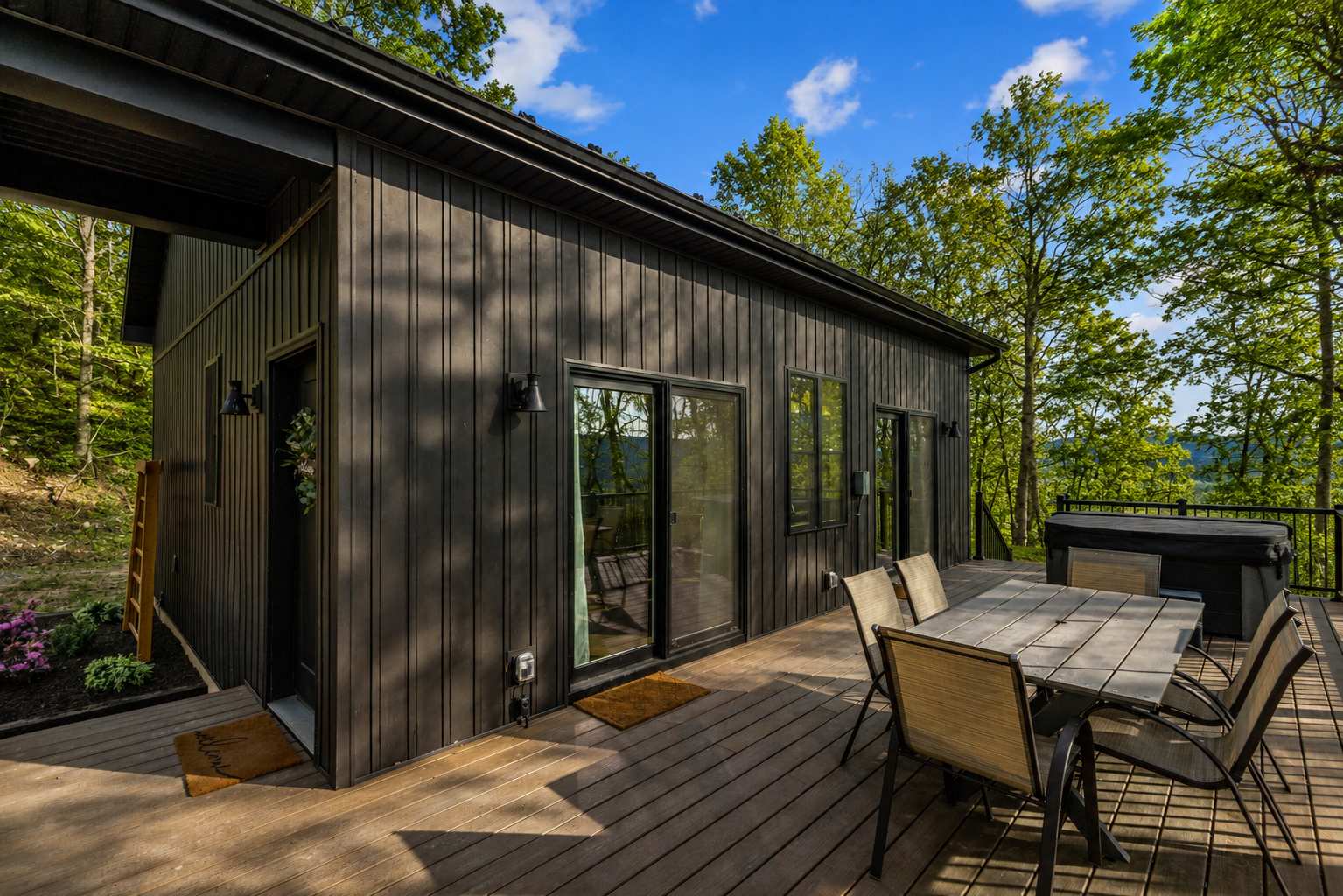 Modern Cabin Retreat w Hot Tub, Sauna & Fire Pit