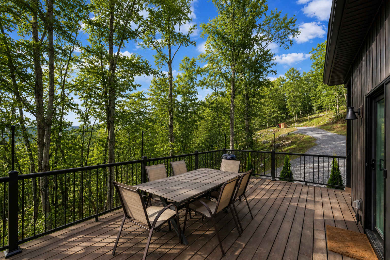 Modern Cabin Retreat w Hot Tub, Sauna & Fire Pit