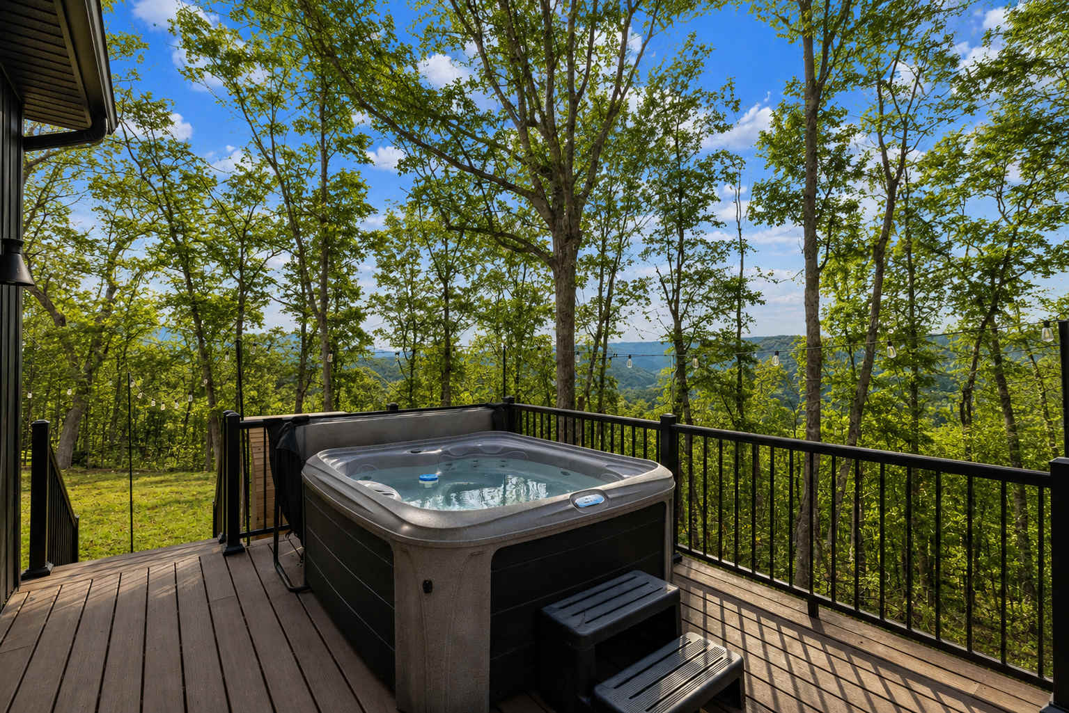 Modern Cabin Retreat w Hot Tub, Sauna & Fire Pit