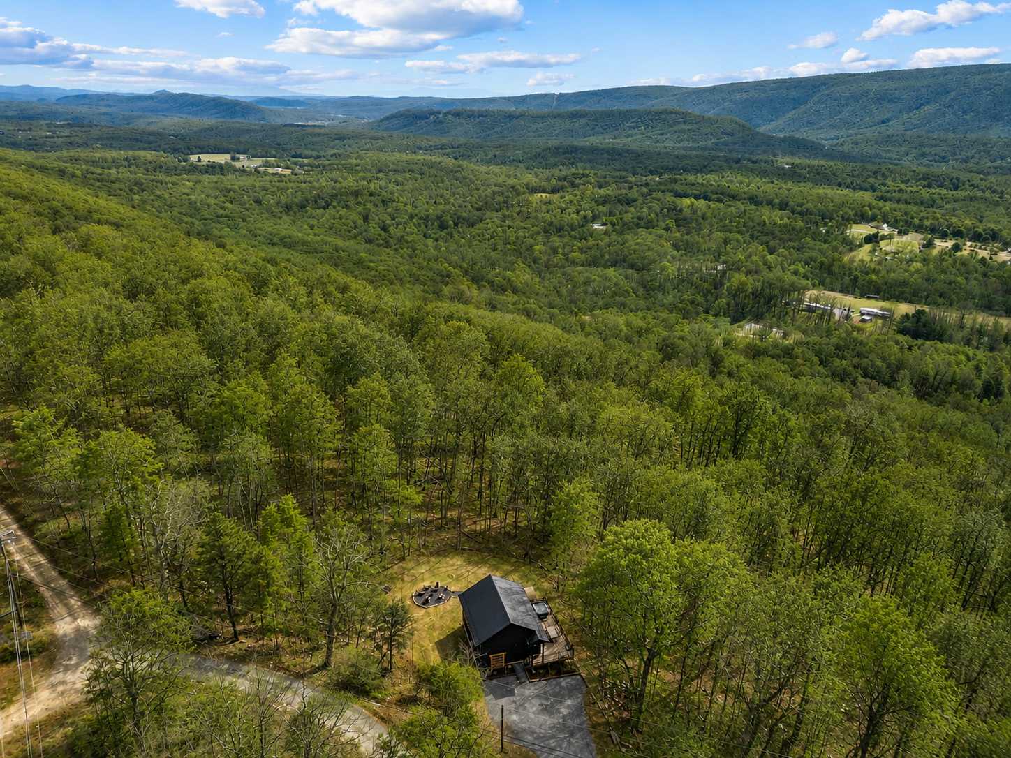 Modern Cabin Retreat w Hot Tub, Sauna & Fire Pit