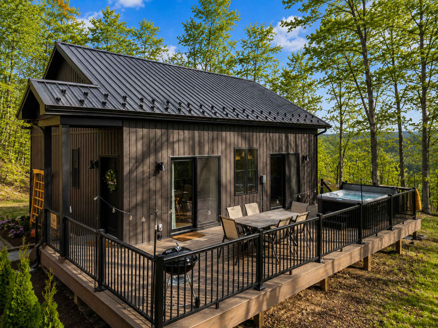 Modern Cabin Retreat w Hot Tub, Sauna & Fire Pit