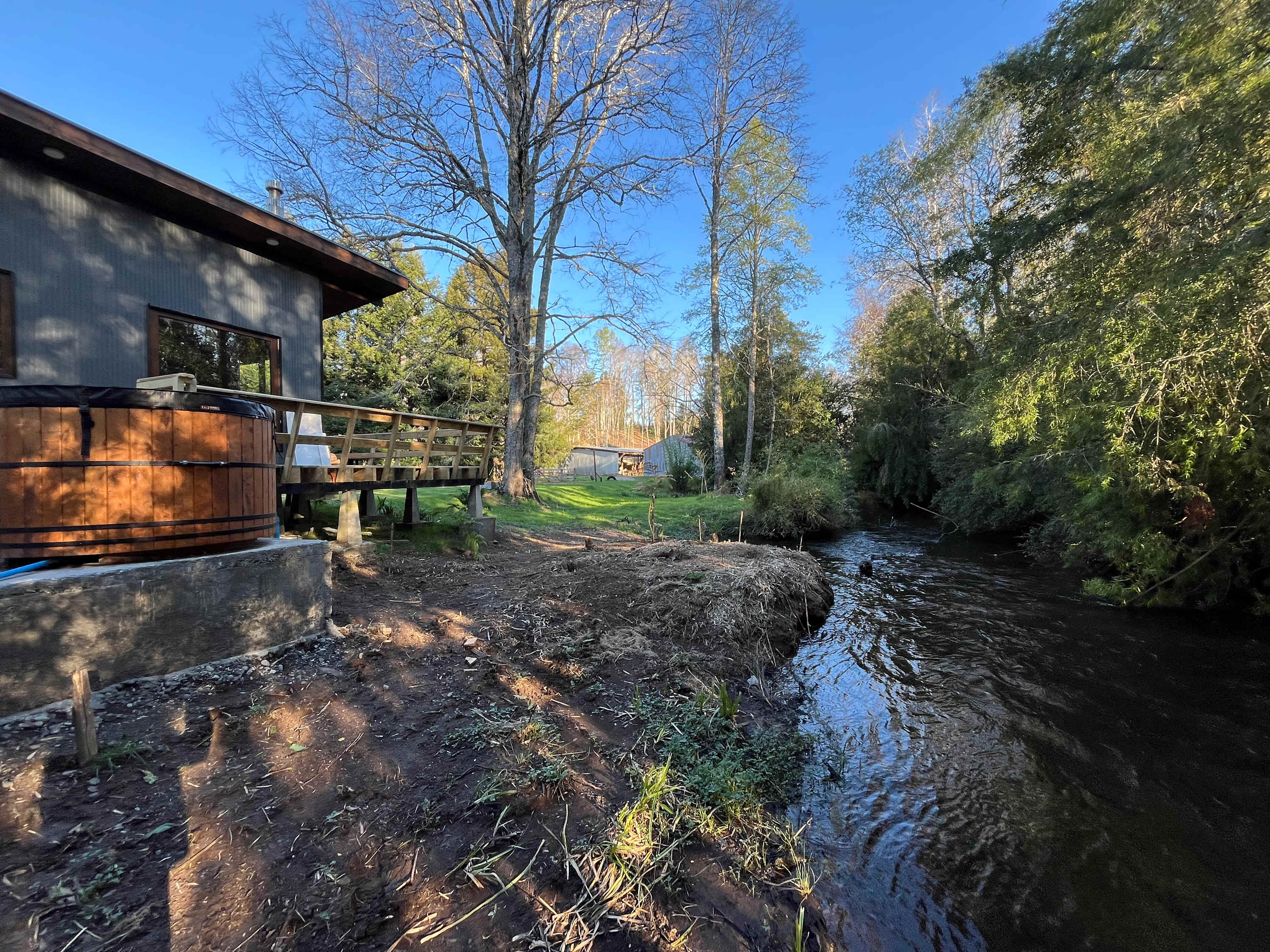 Patagonia Riverside Cabin: Hot Tub & Nature - Chile