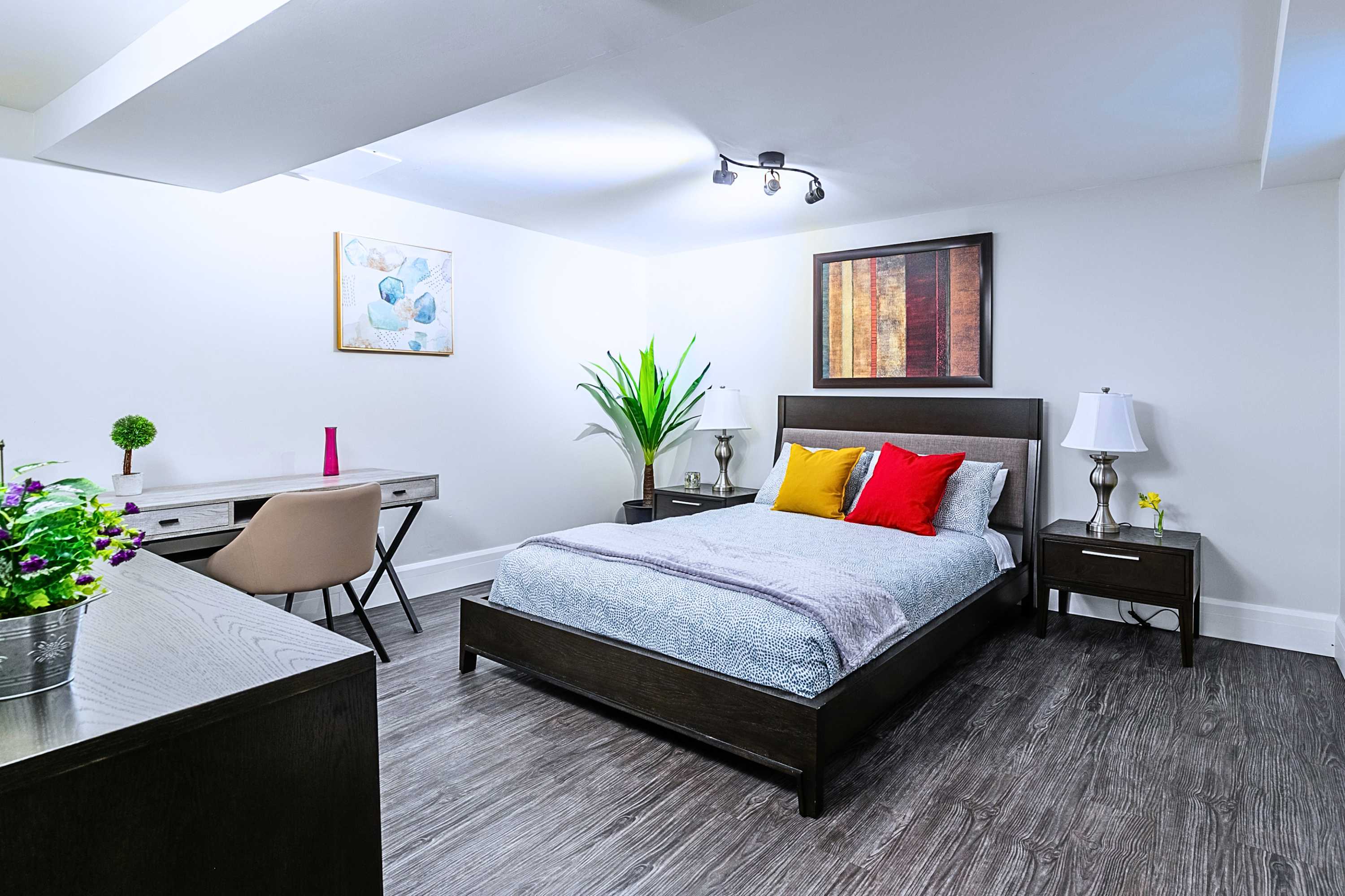 Cozy Bedroom With Queen Bed & Workstation