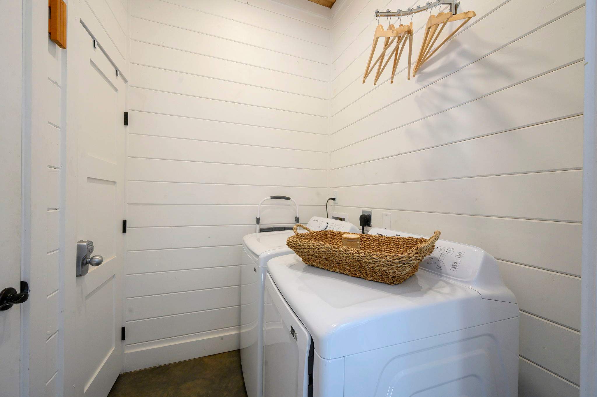 NEW! Modern Cabin - Hot Tub & Fire Pit - Sleeps 6!