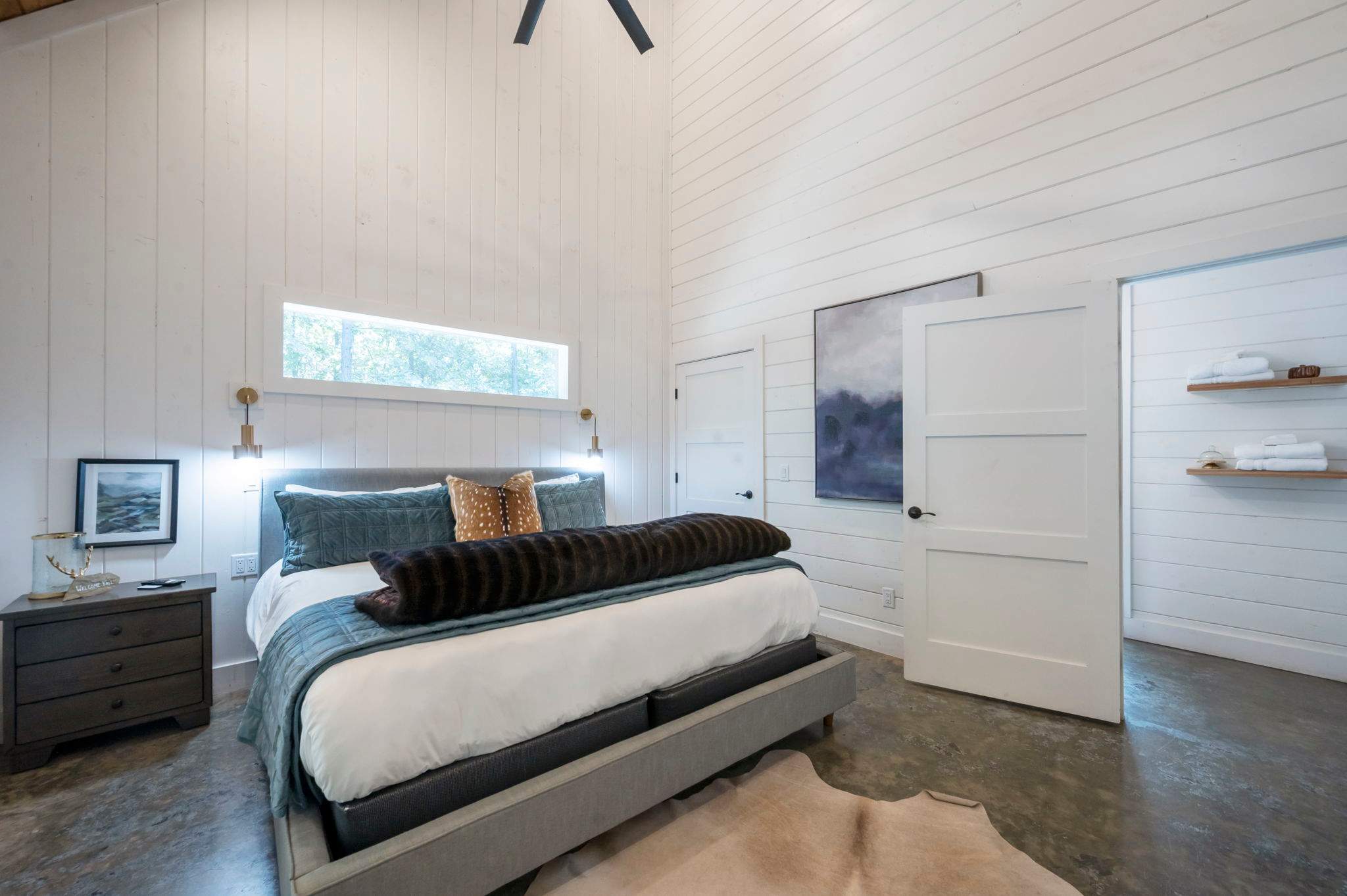 NEW! Modern Cabin - Hot Tub & Fire Pit - Sleeps 6!