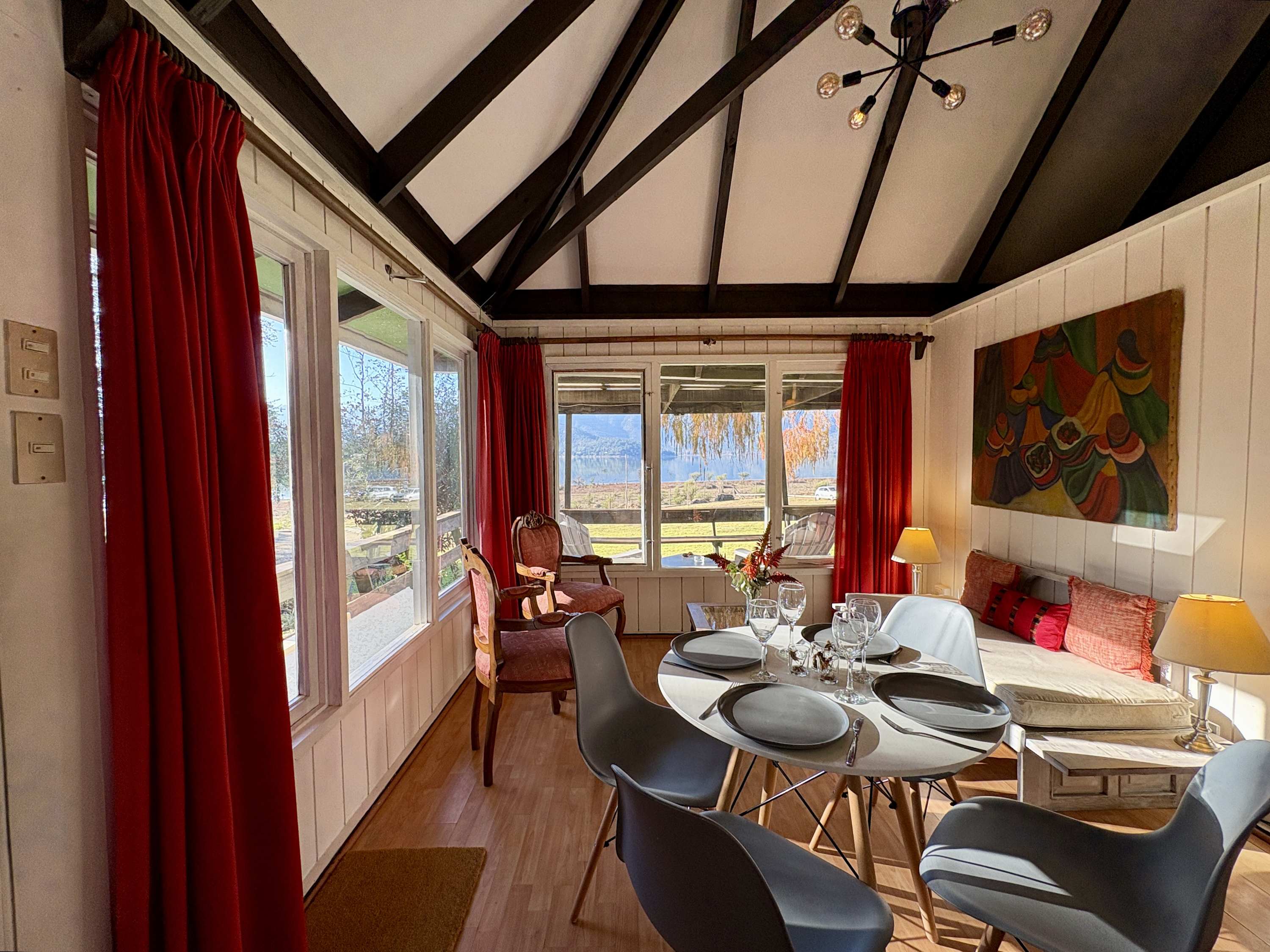 Lakefront Aculeo: Fast Wifi, Pet & Wood Hot Tub