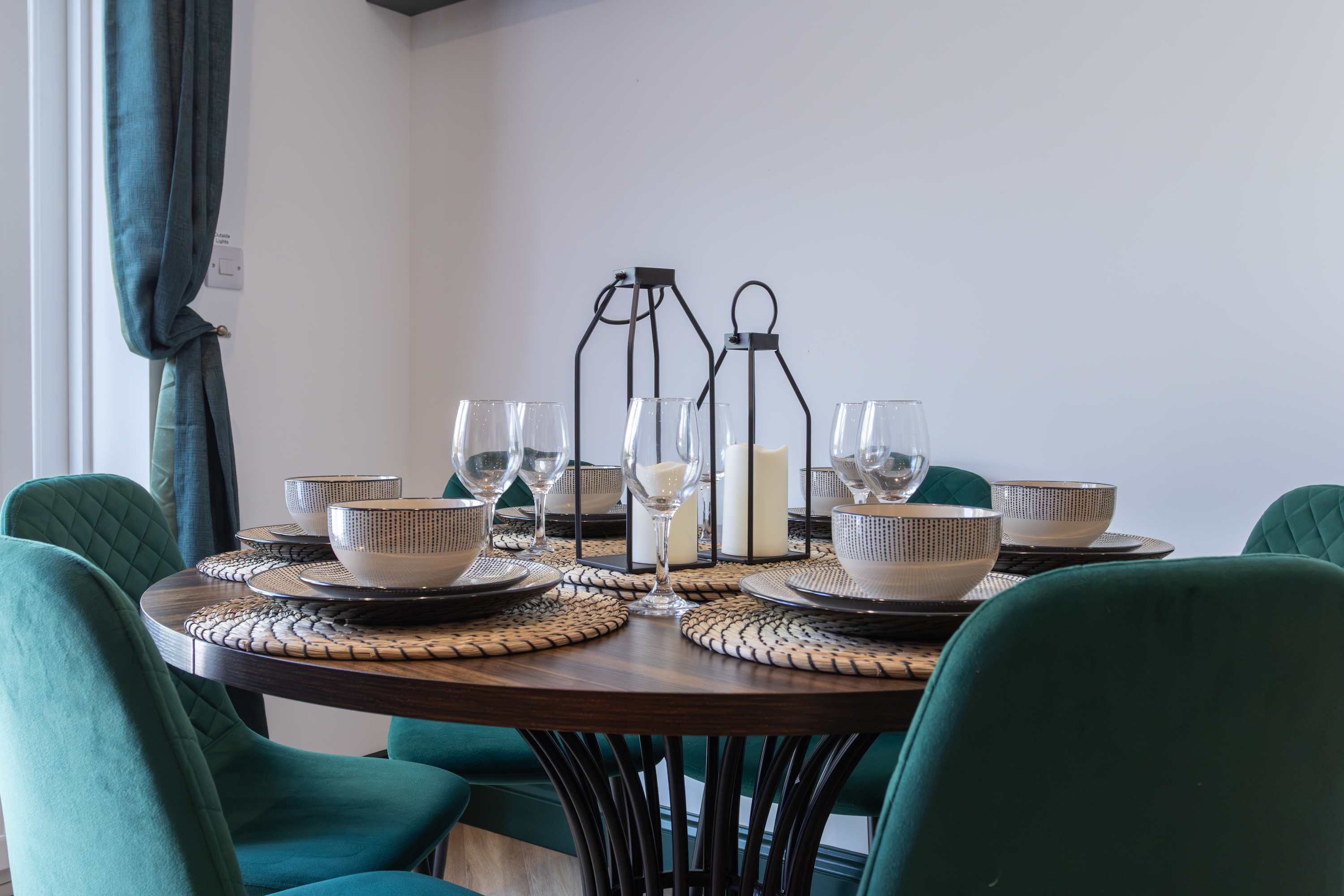 Luxury Seaton Beach Devon Sleeps 8 Parking in Queen Street 36 EX12 2RB - Property image 24 - VivreStays