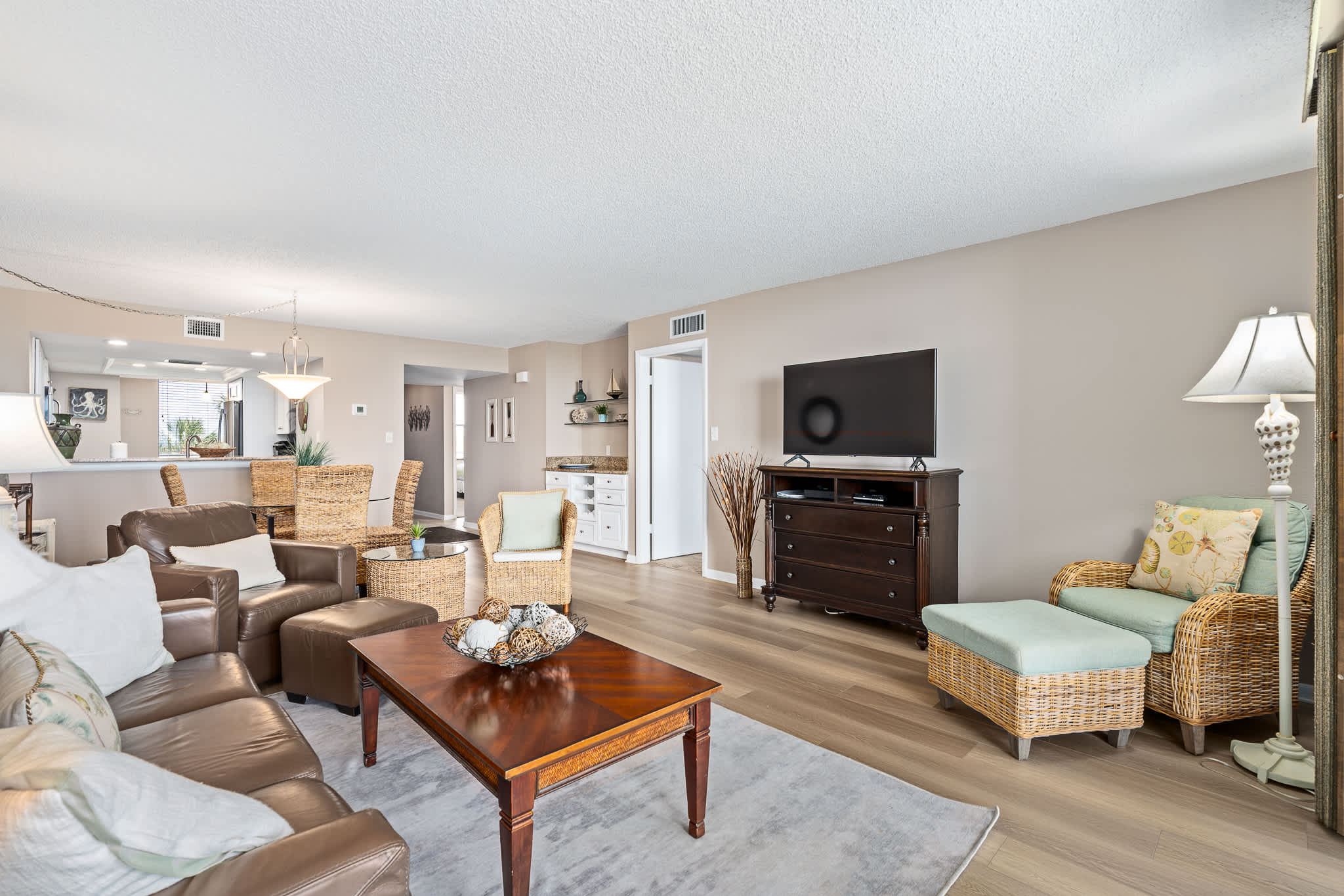 Sandy Toes l Oceanfront Condo l Heated Pool — photo 9