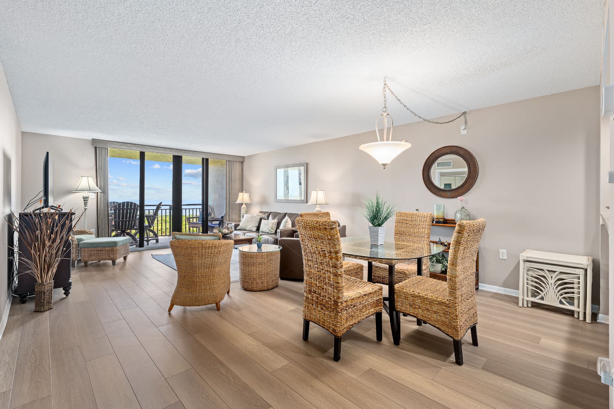 Sandy Toes l Oceanfront Condo l Heated Pool — photo 14