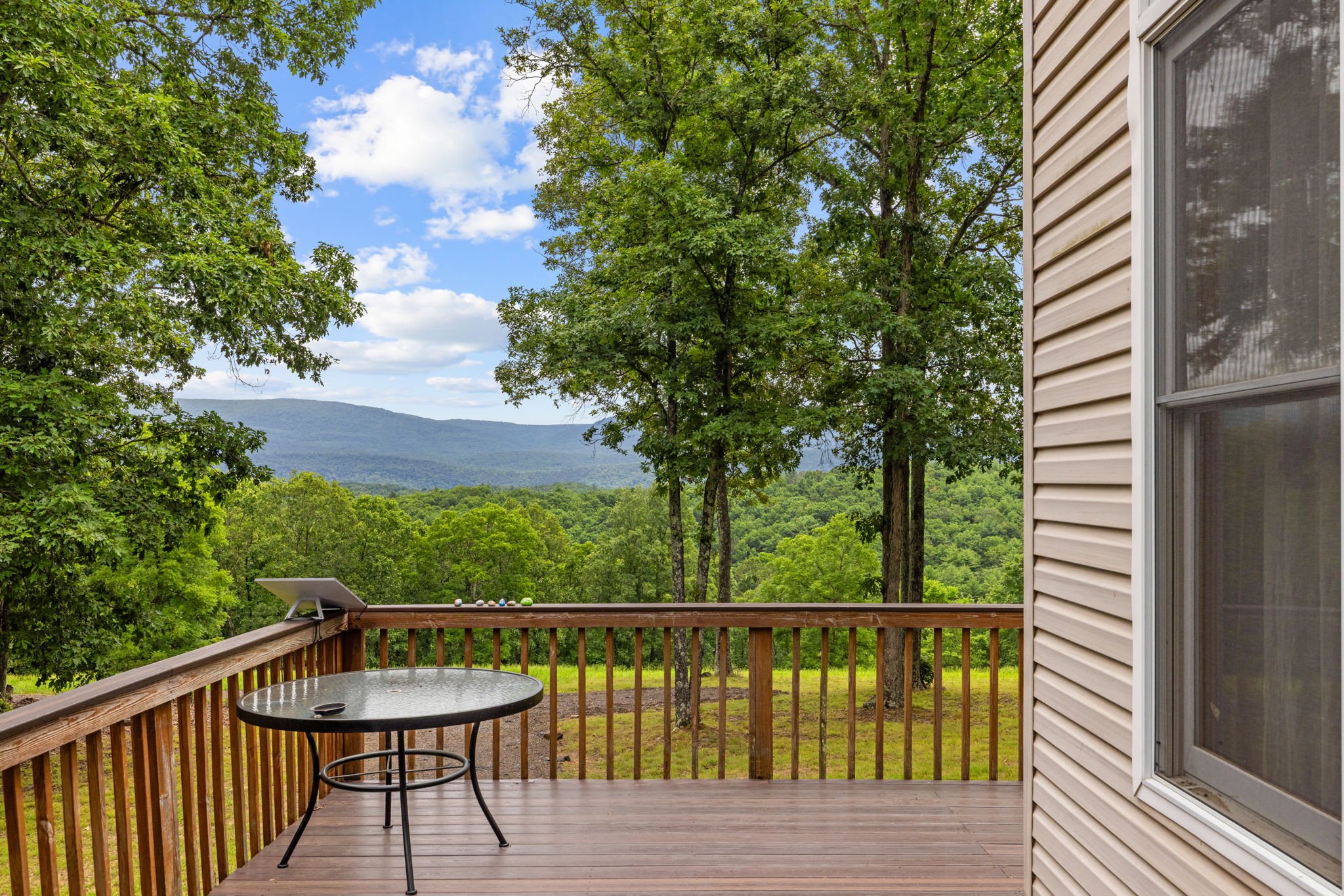 Paw Paw Mountain Lodge w/River Access & Fire Pit