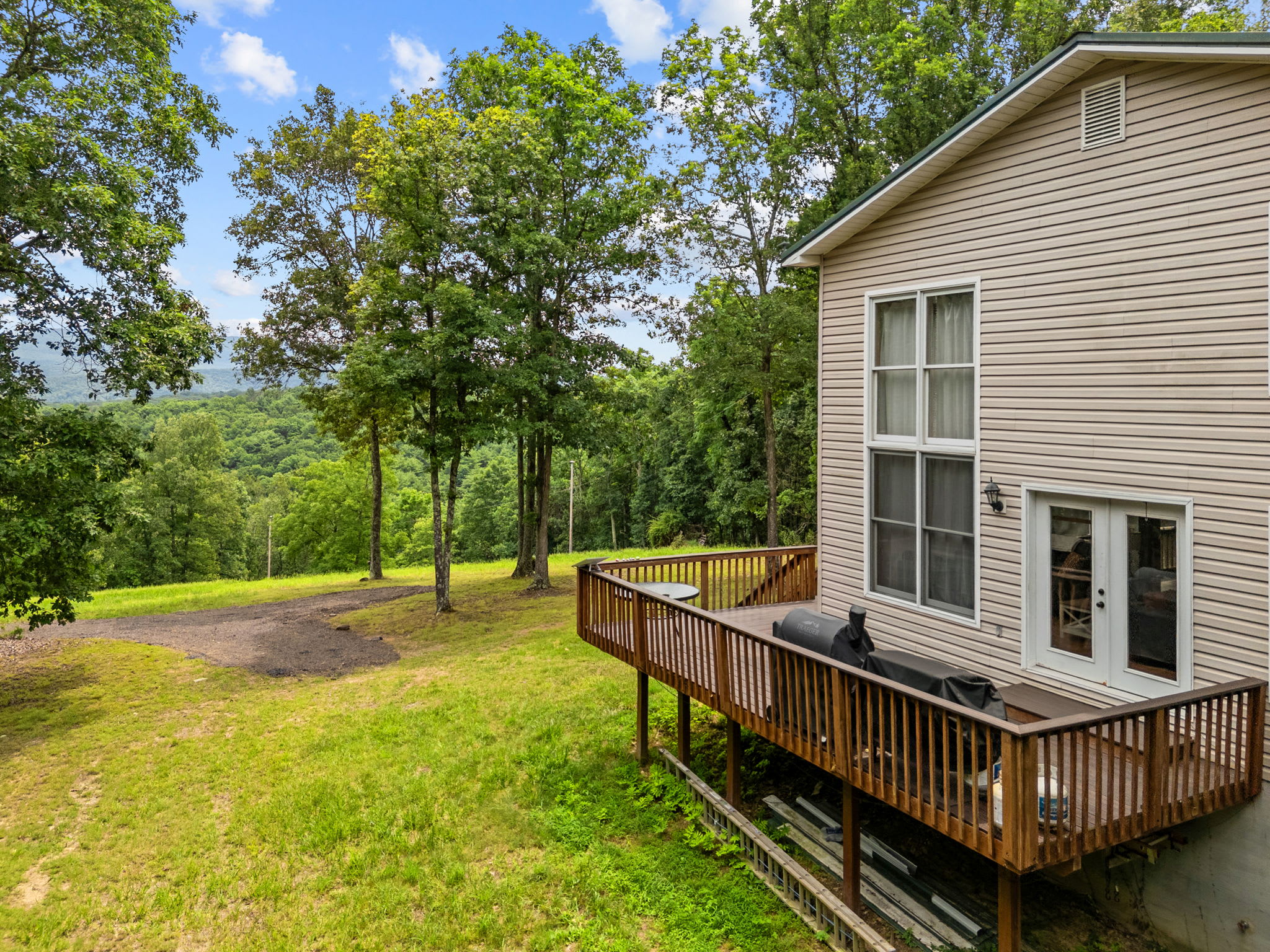 Paw Paw Mountain Lodge w/River Access & Fire Pit