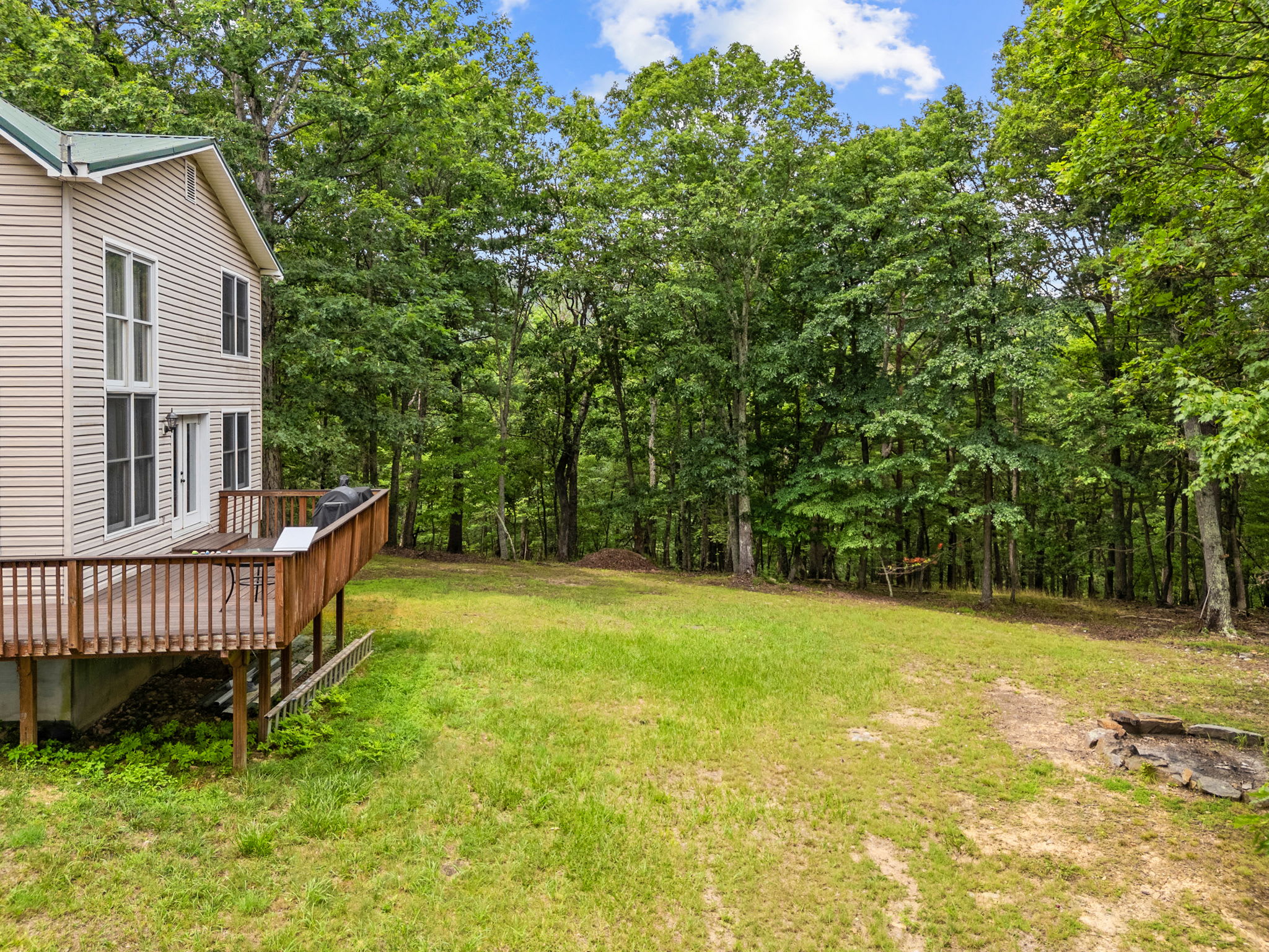 Paw Paw Mountain Lodge w/River Access & Fire Pit